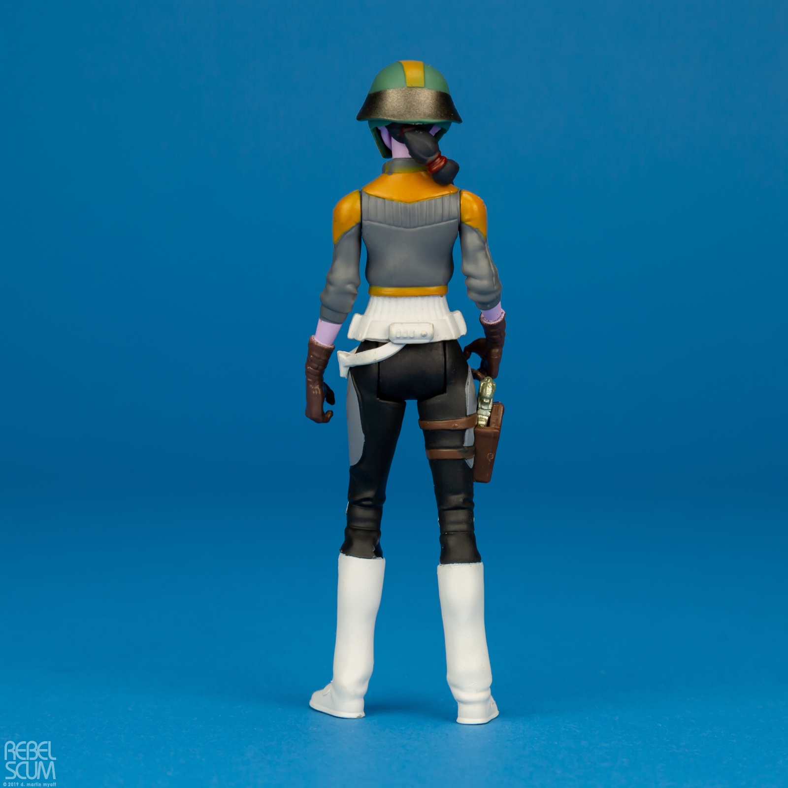 Synara-San-Star-Wars-Universe-Resistance-Hasbro-008.jpg