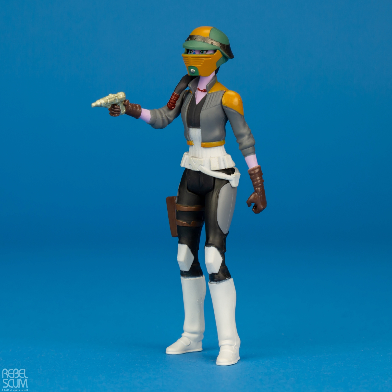 Synara-San-Star-Wars-Universe-Resistance-Hasbro-010.jpg