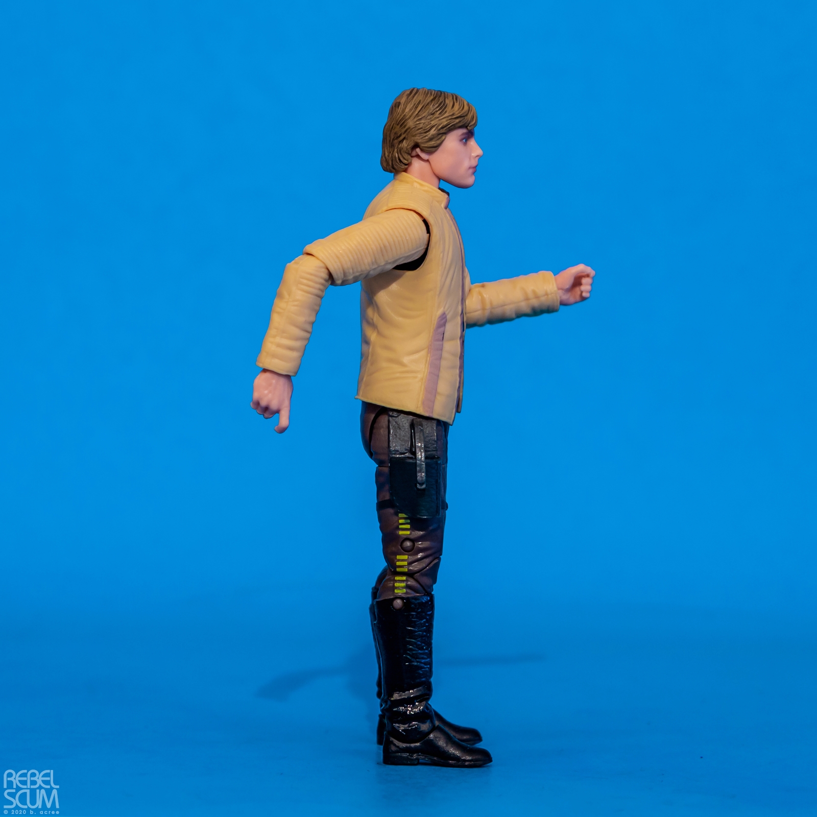 The-Black-Series-100-Luke-Skywalker-002.jpg