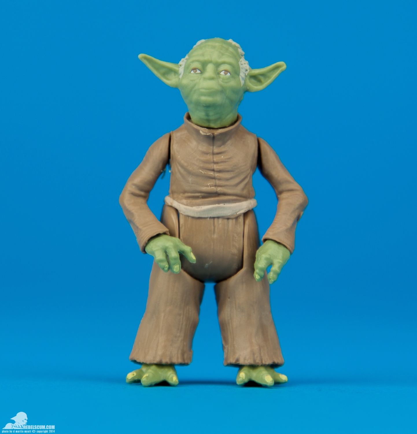 The-Black-Series-Blue-06-Yoda-A5077-A5632-Star-Wars-001.jpg