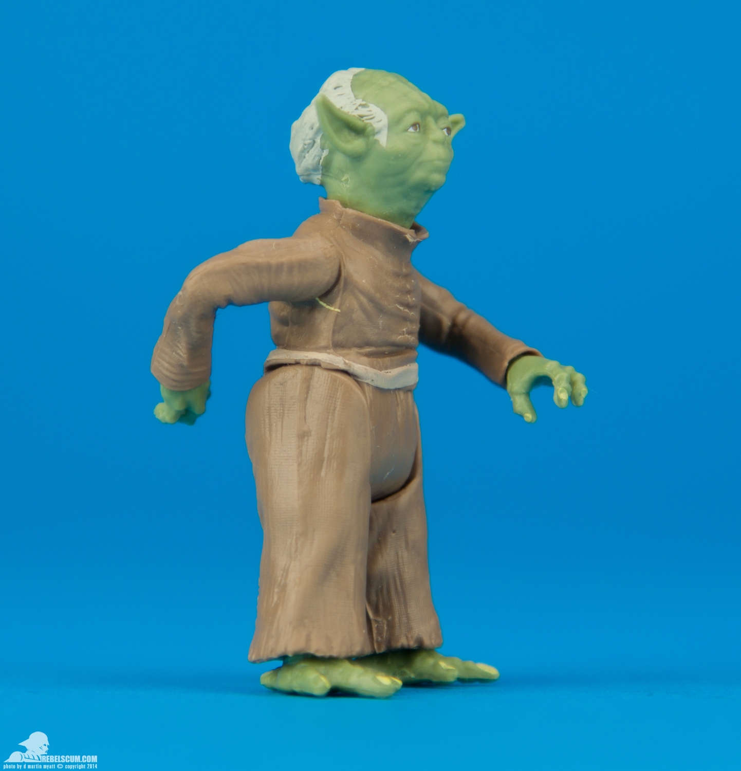 The-Black-Series-Blue-06-Yoda-A5077-A5632-Star-Wars-002.jpg