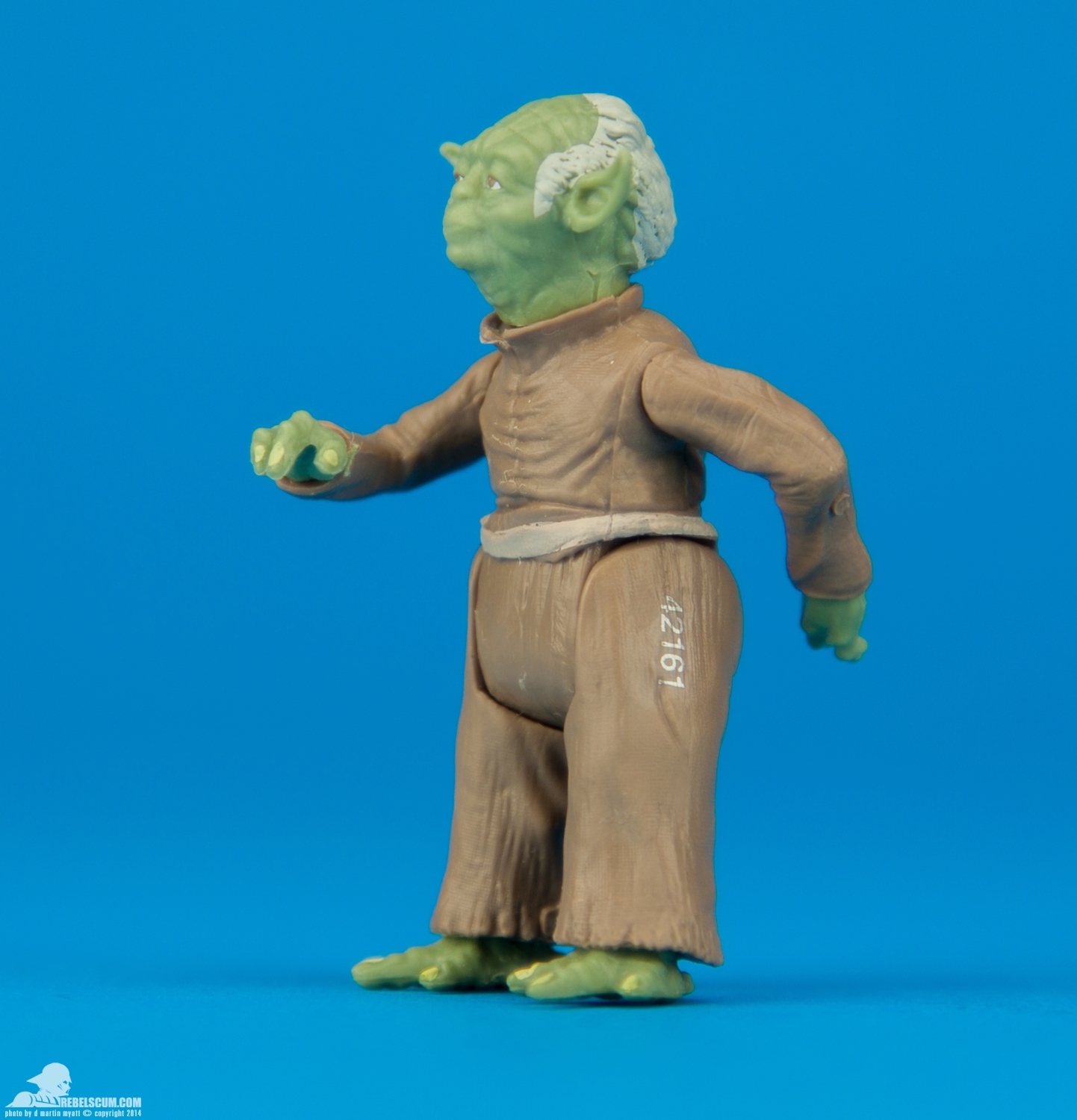 The-Black-Series-Blue-06-Yoda-A5077-A5632-Star-Wars-003.jpg