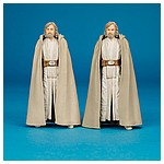 The-Last-Jedi-Star-Wars-Luke-Skywalker-Hasbro-Cape-Variation-001.jpg