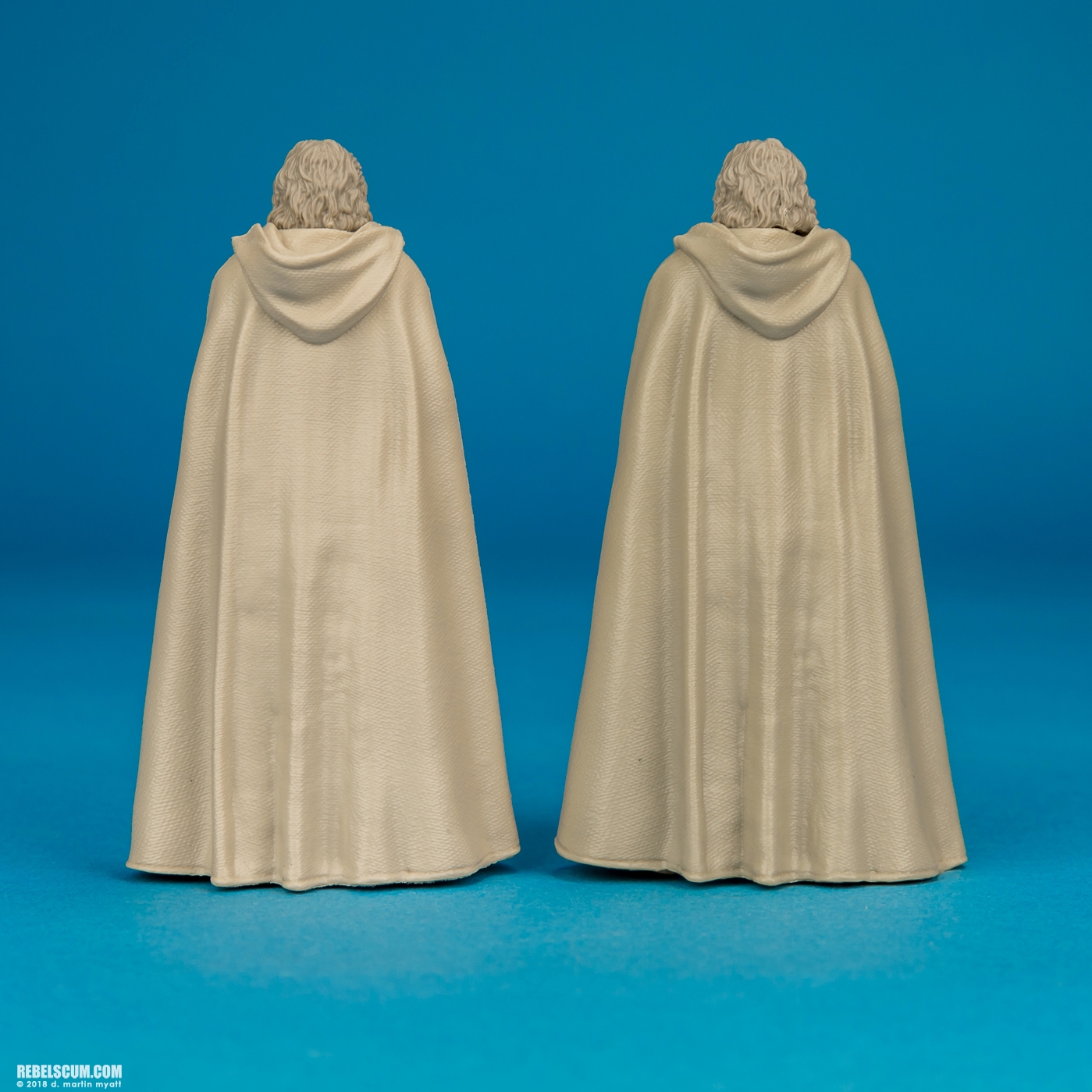 The-Last-Jedi-Star-Wars-Luke-Skywalker-Hasbro-Cape-Variation-002.jpg