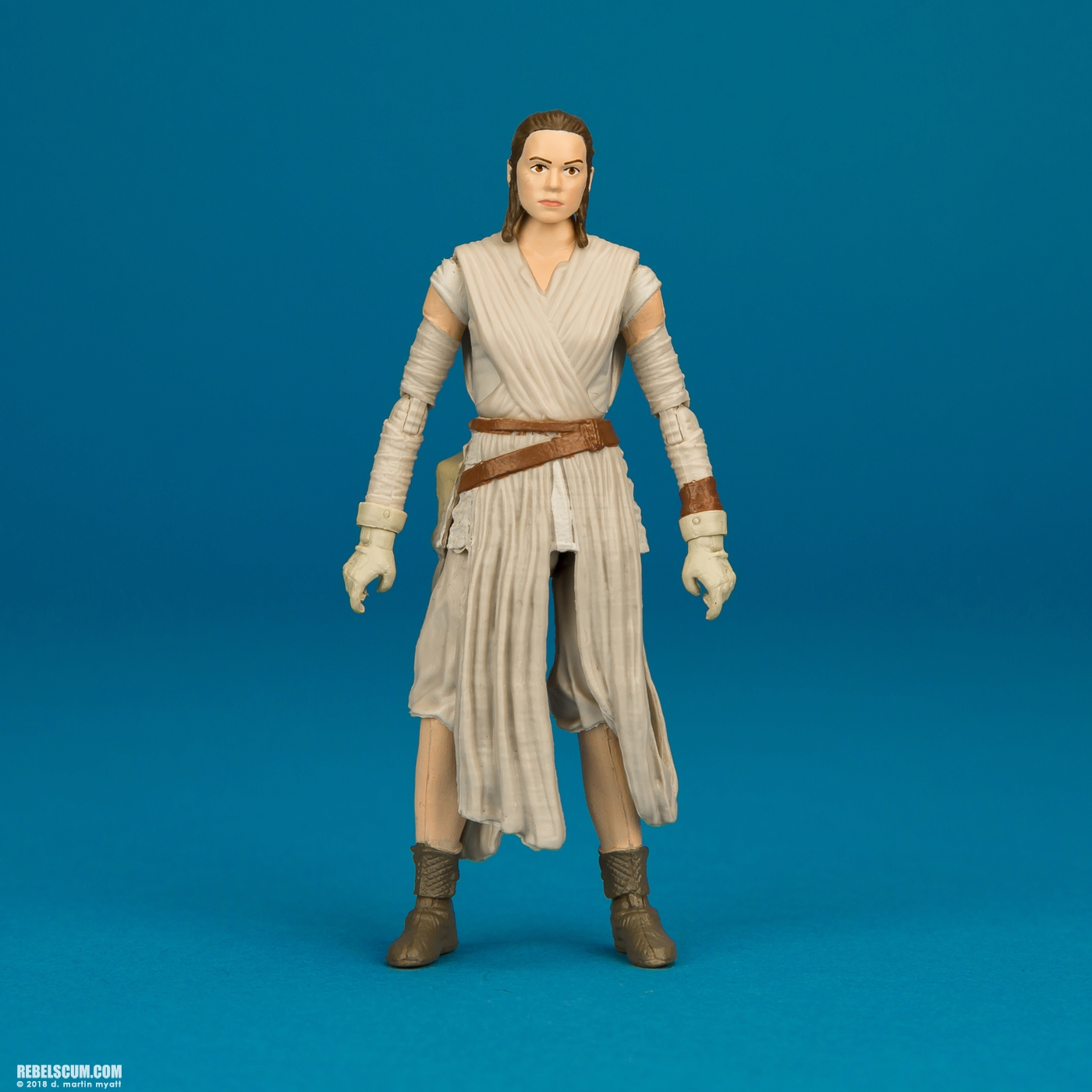 VC116-Rey-Jakku-The-Vintage-Collection-Hasbro-001.jpg