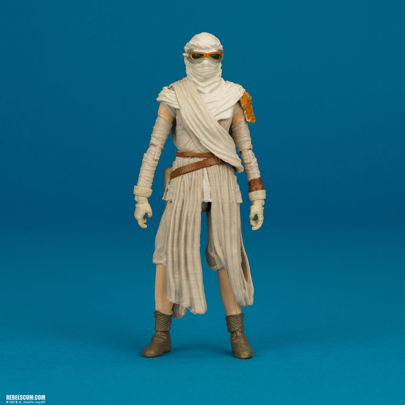 VC116-Rey-Jakku-The-Vintage-Collection-Hasbro-005.jpg