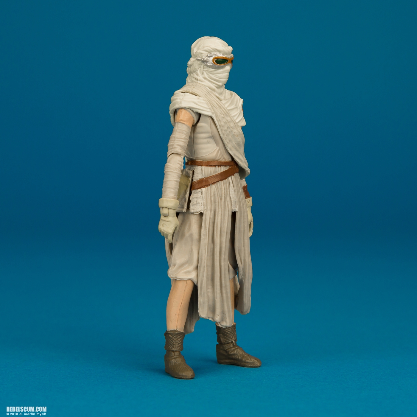 VC116-Rey-Jakku-The-Vintage-Collection-Hasbro-006.jpg