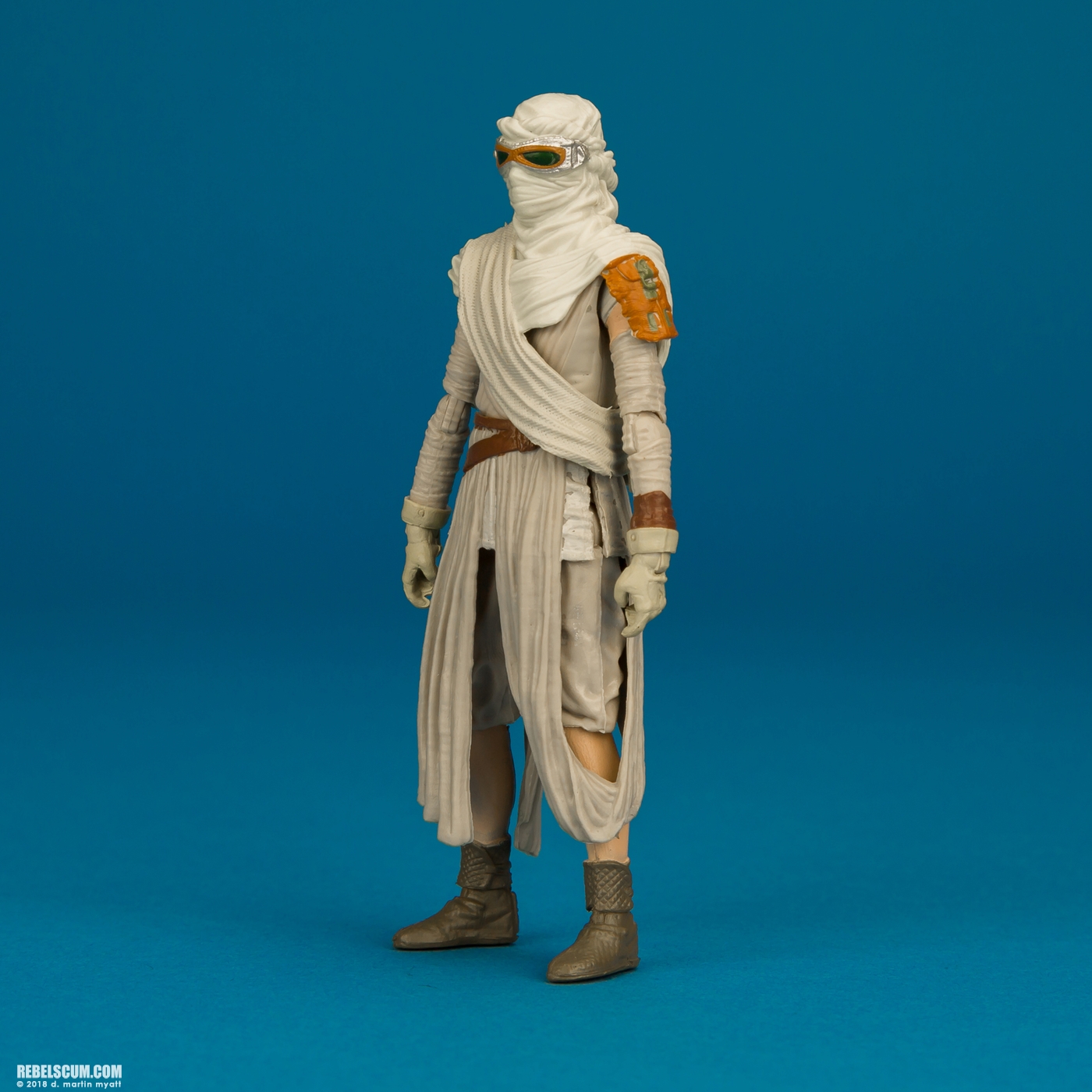 VC116-Rey-Jakku-The-Vintage-Collection-Hasbro-007.jpg