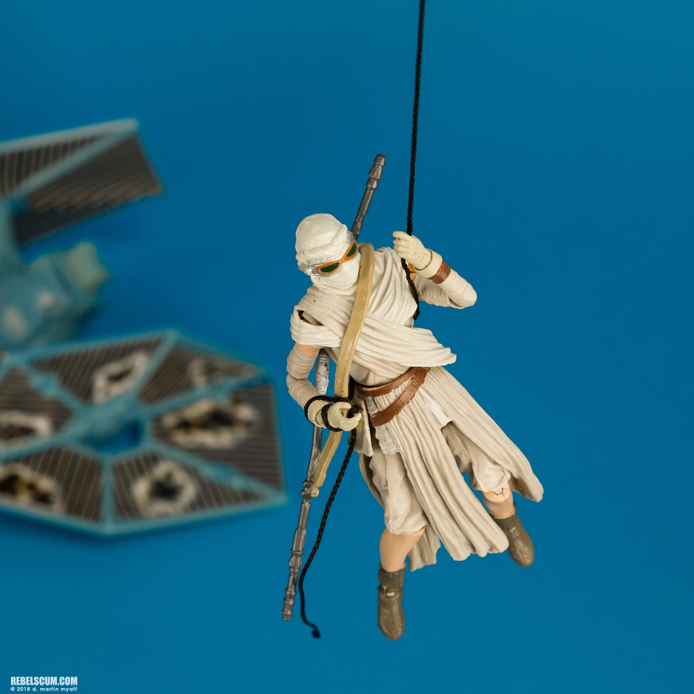 VC116-Rey-Jakku-The-Vintage-Collection-Hasbro-013.jpg