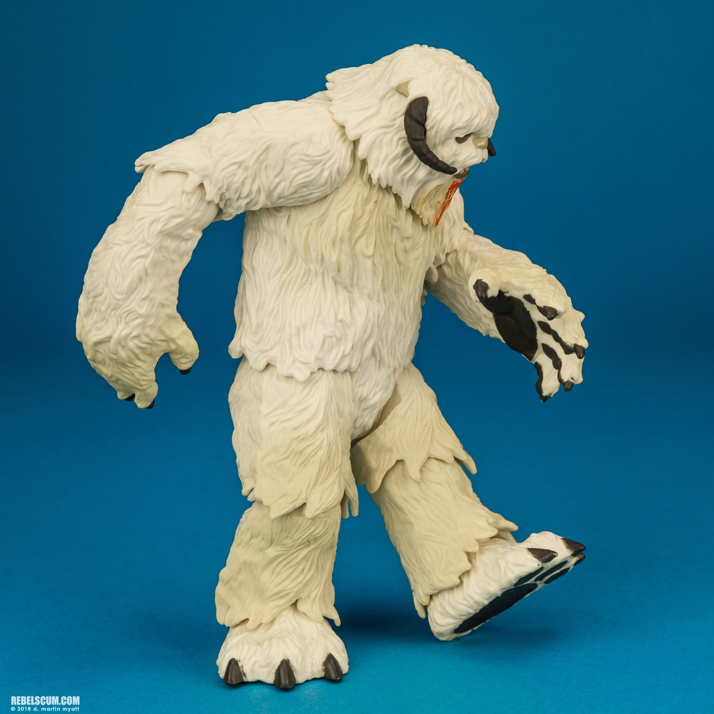 Wampa-Luke-Skywalker-Hoth-Star-Wars-Universe-Hasbro-013.jpg