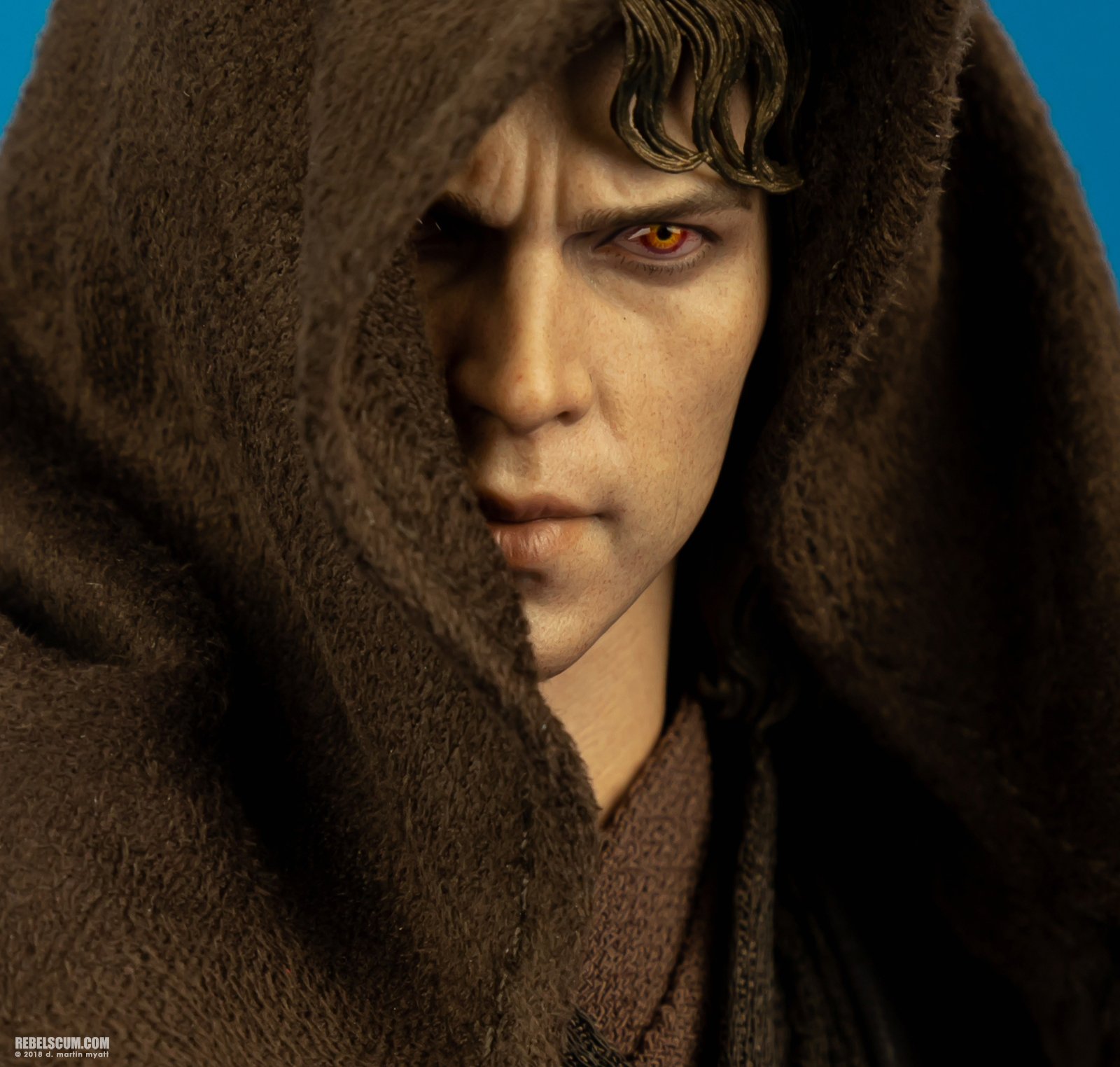 Anakin-Skywalker-Dark-Side-MMS486-SDCC-Hot-Toys-017.jpg