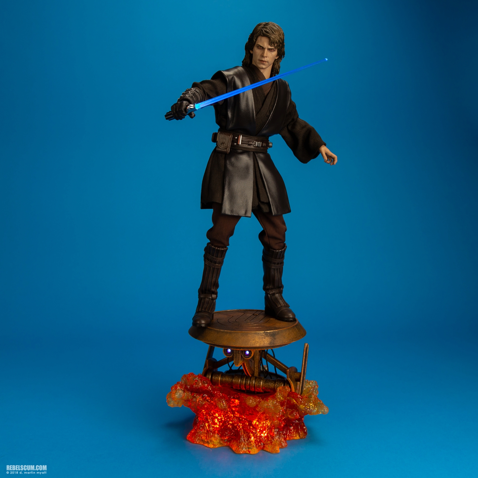 Anakin-Skywalker-Dark-Side-MMS486-SDCC-Hot-Toys-020.jpg