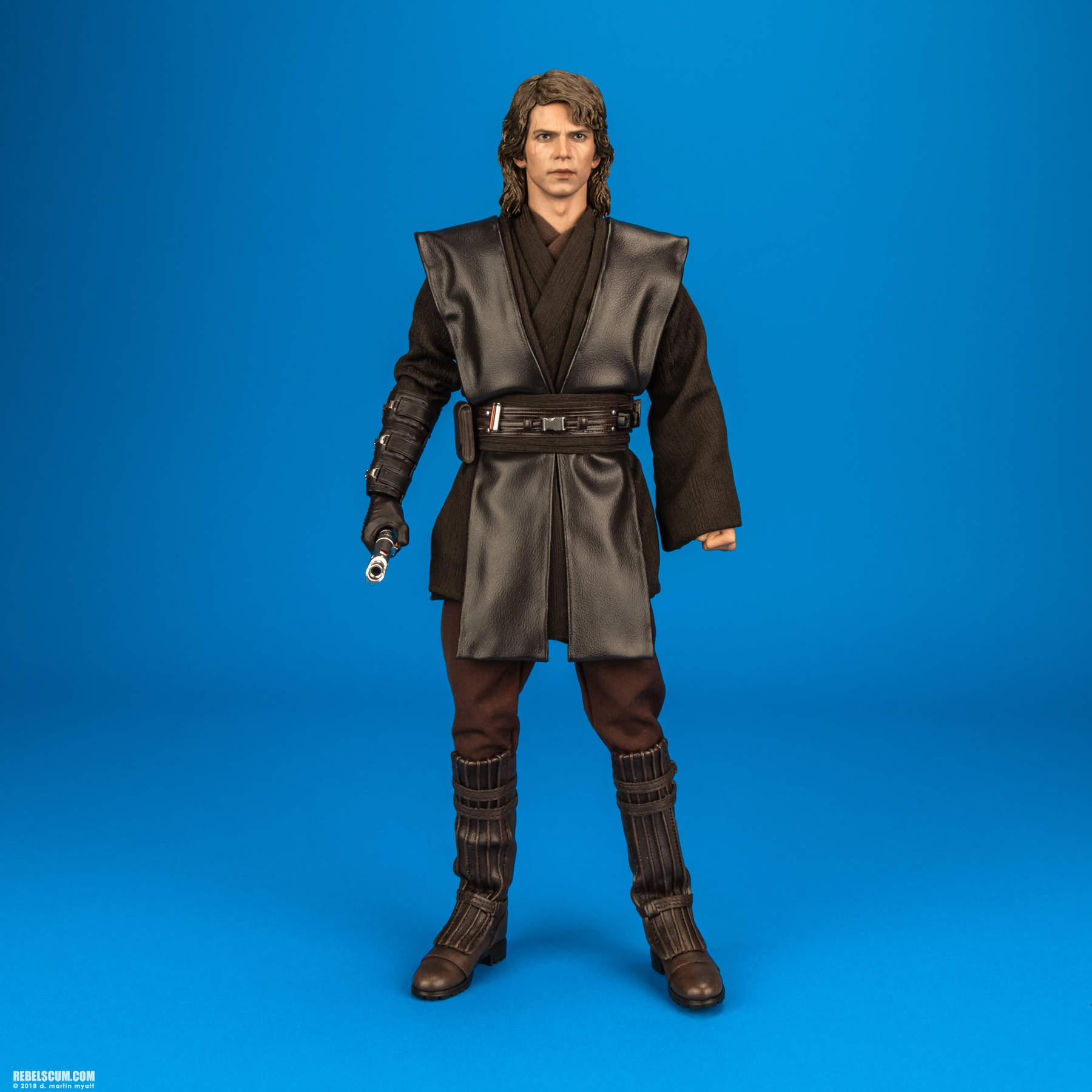 Anakin-Skywalker-MMS437-Revenge-Of-The-Sith-Hot-Toys-001.jpg