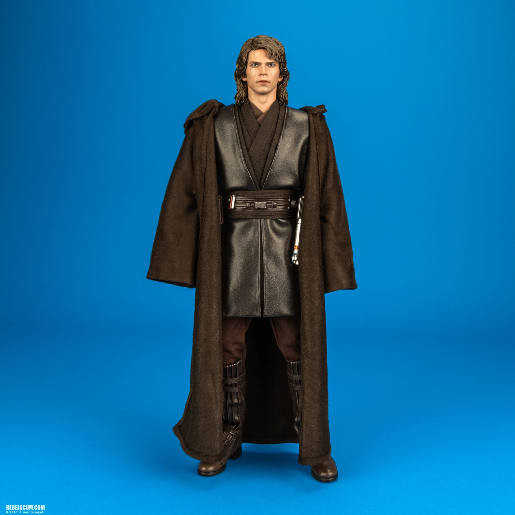 Anakin-Skywalker-MMS437-Revenge-Of-The-Sith-Hot-Toys-005.jpg