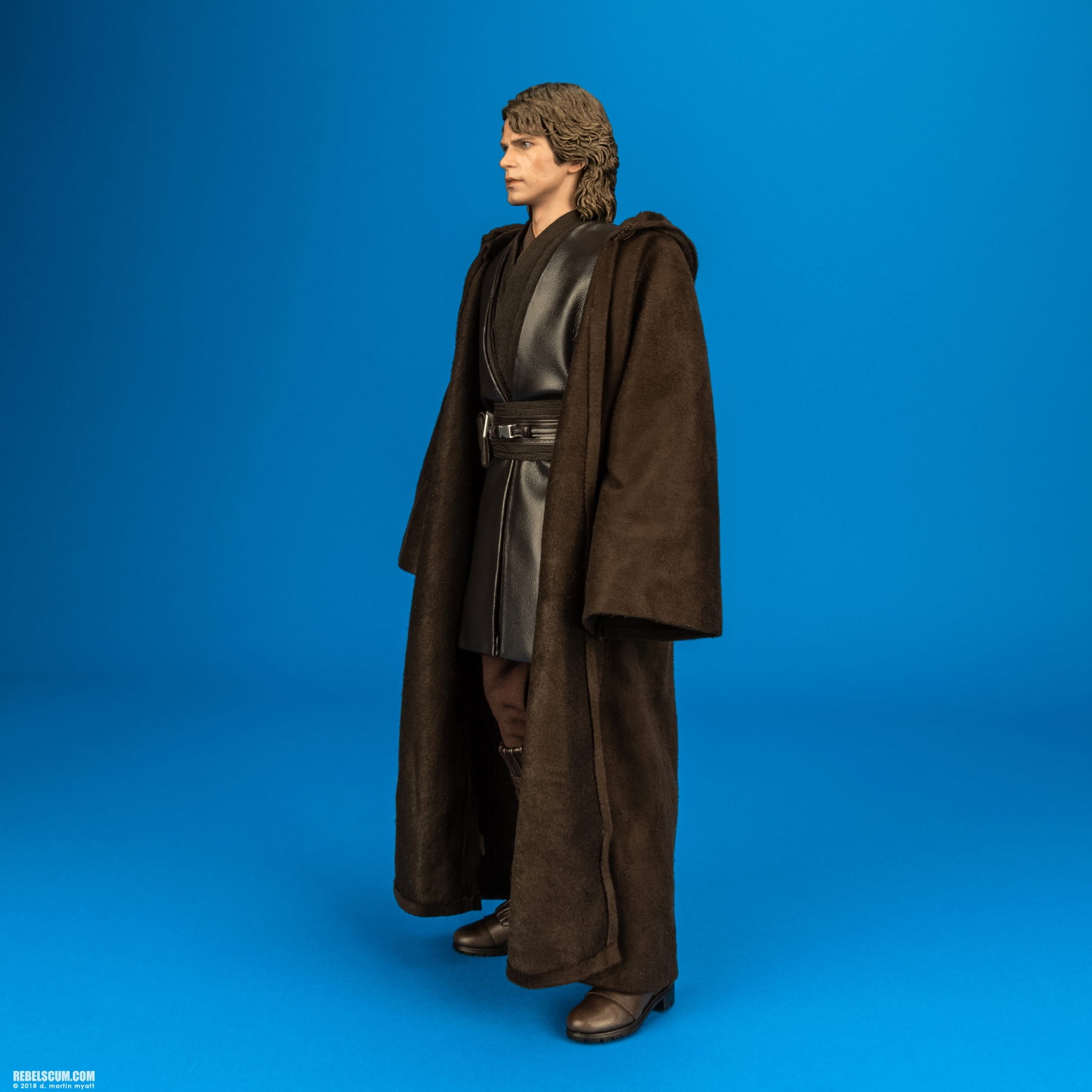 Anakin-Skywalker-MMS437-Revenge-Of-The-Sith-Hot-Toys-007.jpg