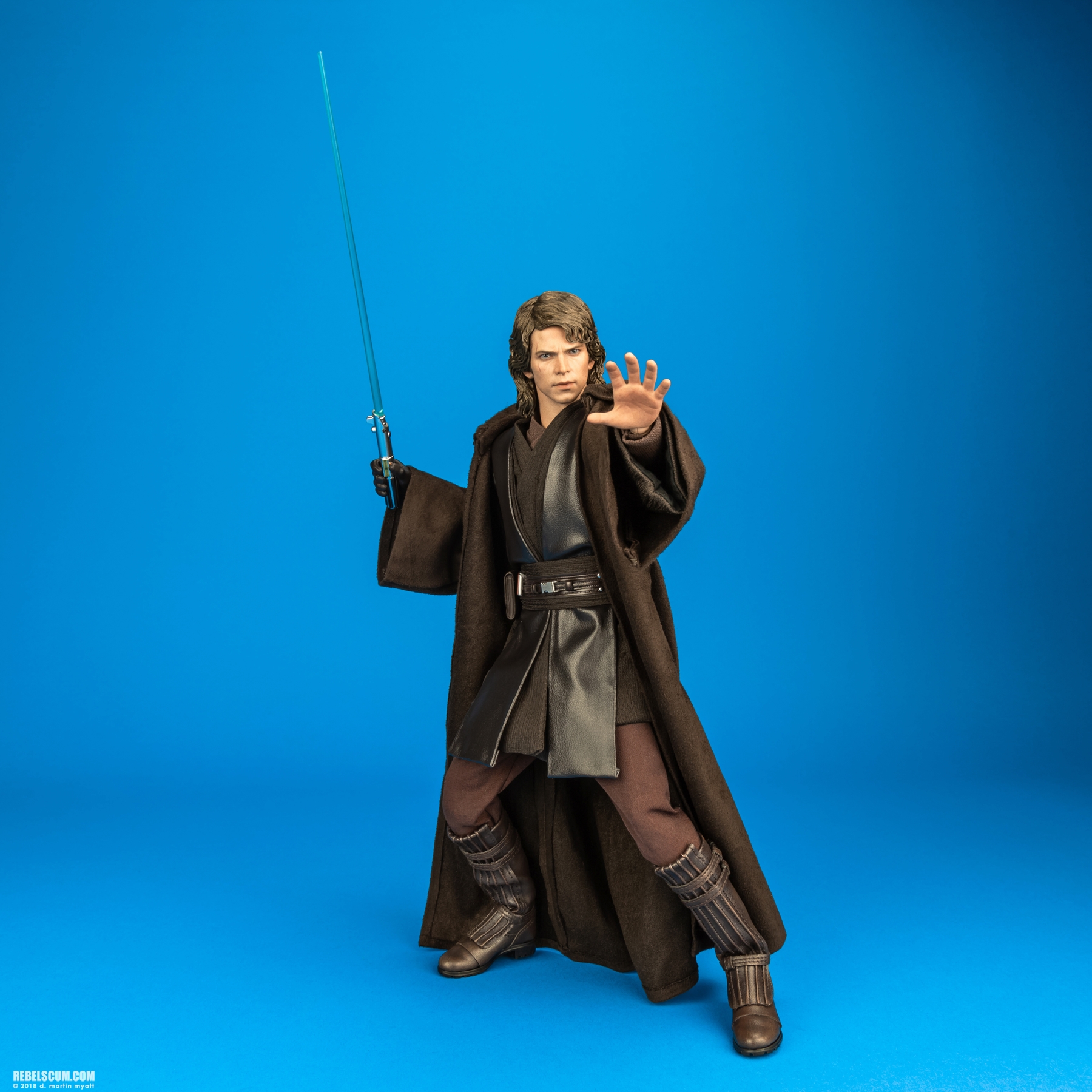 Anakin-Skywalker-MMS437-Revenge-Of-The-Sith-Hot-Toys-016.jpg