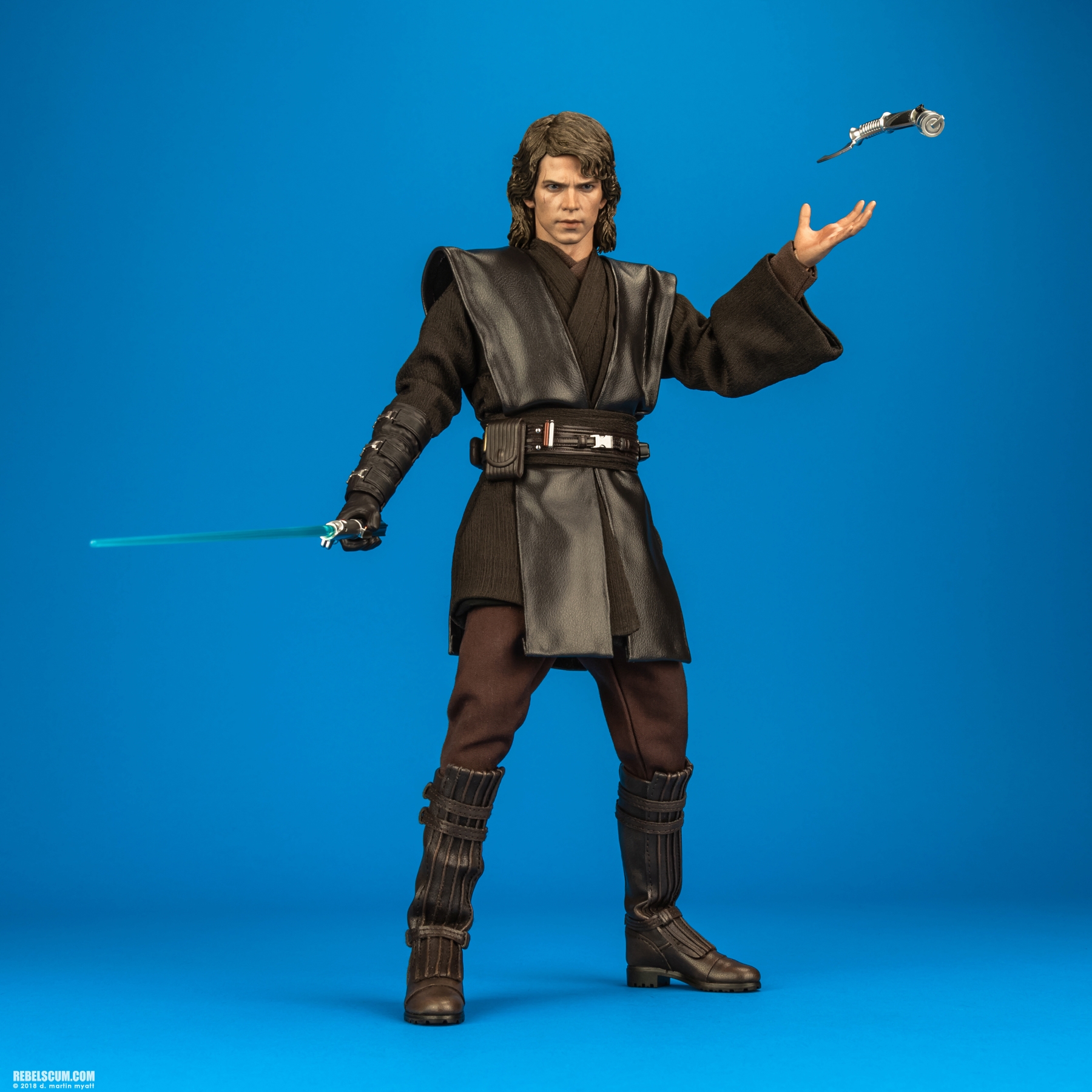 Anakin-Skywalker-MMS437-Revenge-Of-The-Sith-Hot-Toys-019.jpg