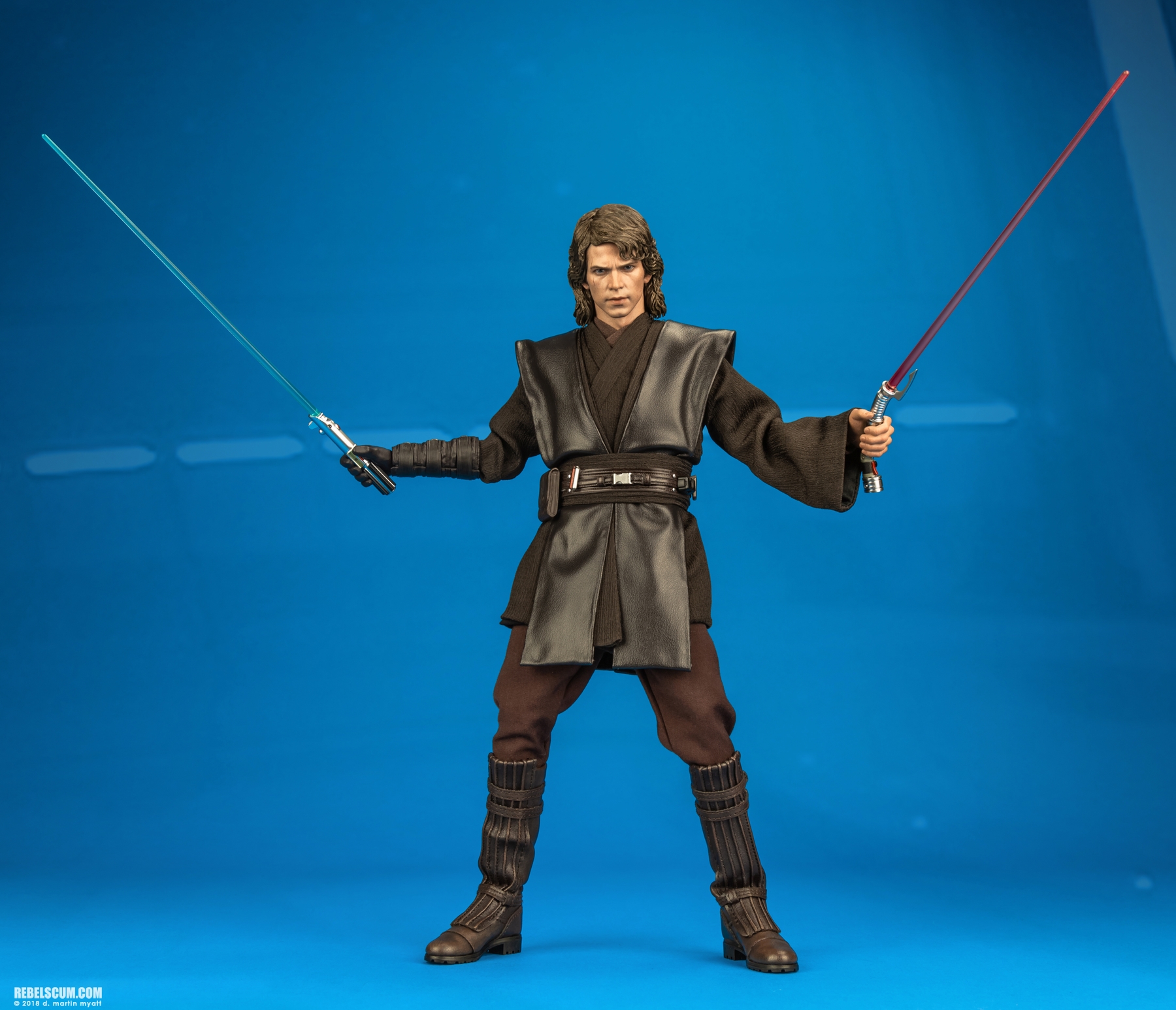 Anakin-Skywalker-MMS437-Revenge-Of-The-Sith-Hot-Toys-021.jpg