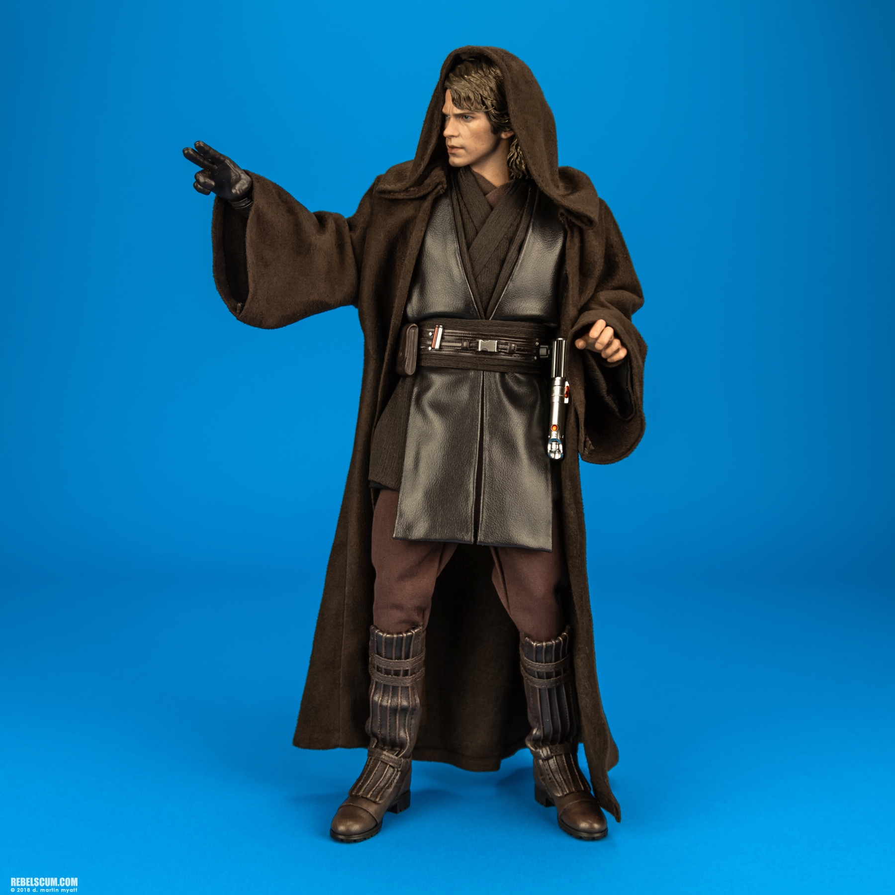 Anakin-Skywalker-MMS437-Revenge-Of-The-Sith-Hot-Toys-024.jpg