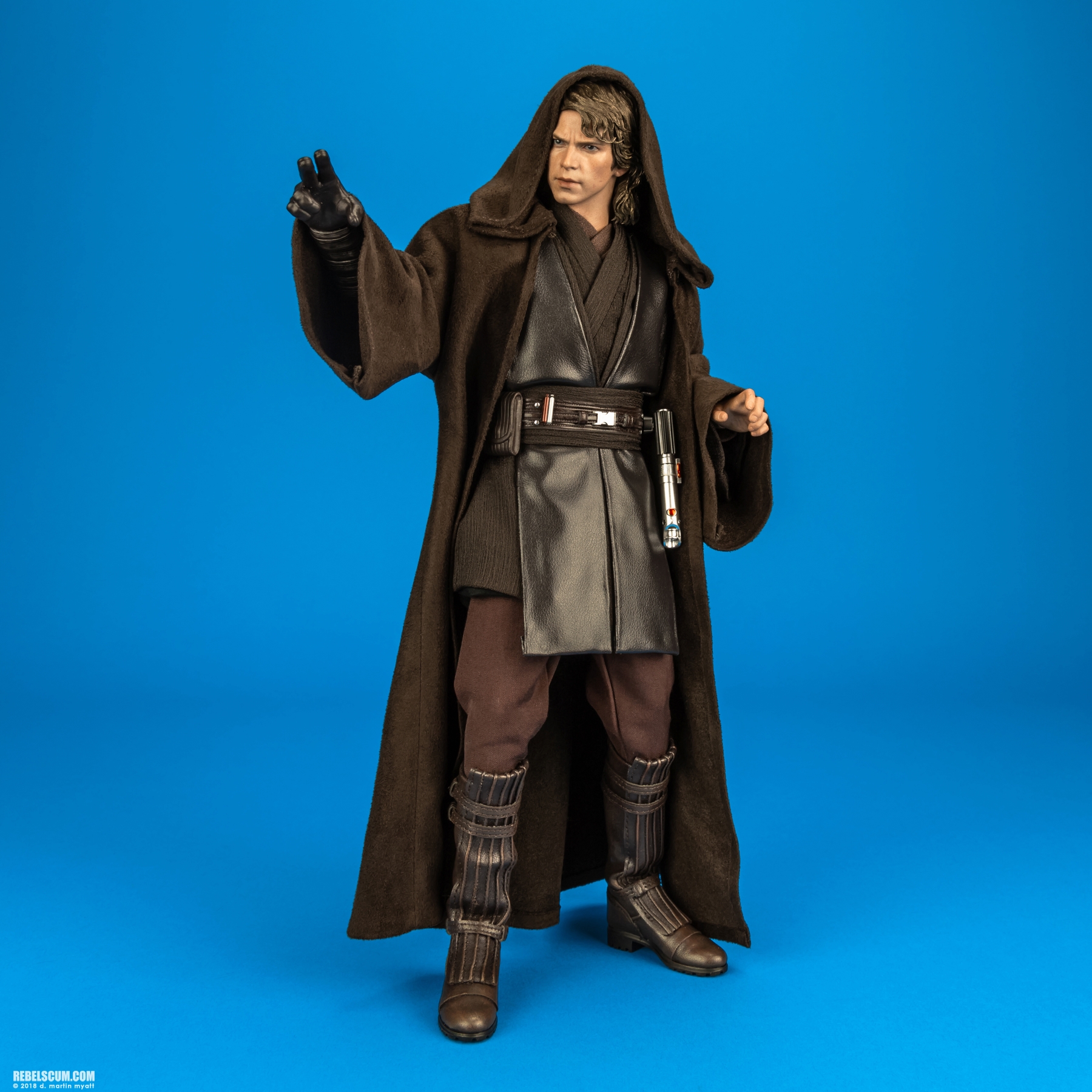 Anakin-Skywalker-MMS437-Revenge-Of-The-Sith-Hot-Toys-025.jpg