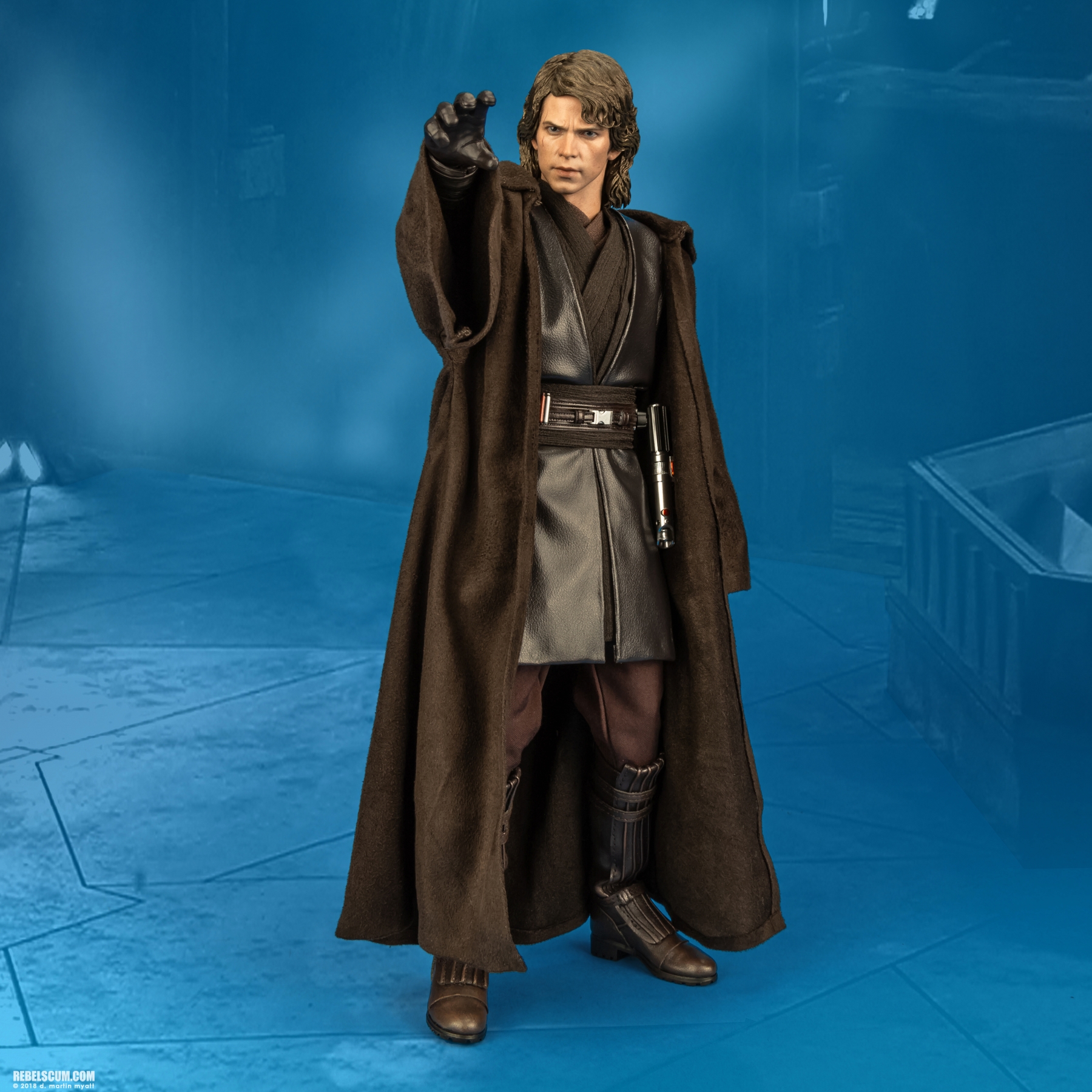 Anakin-Skywalker-MMS437-Revenge-Of-The-Sith-Hot-Toys-027.jpg