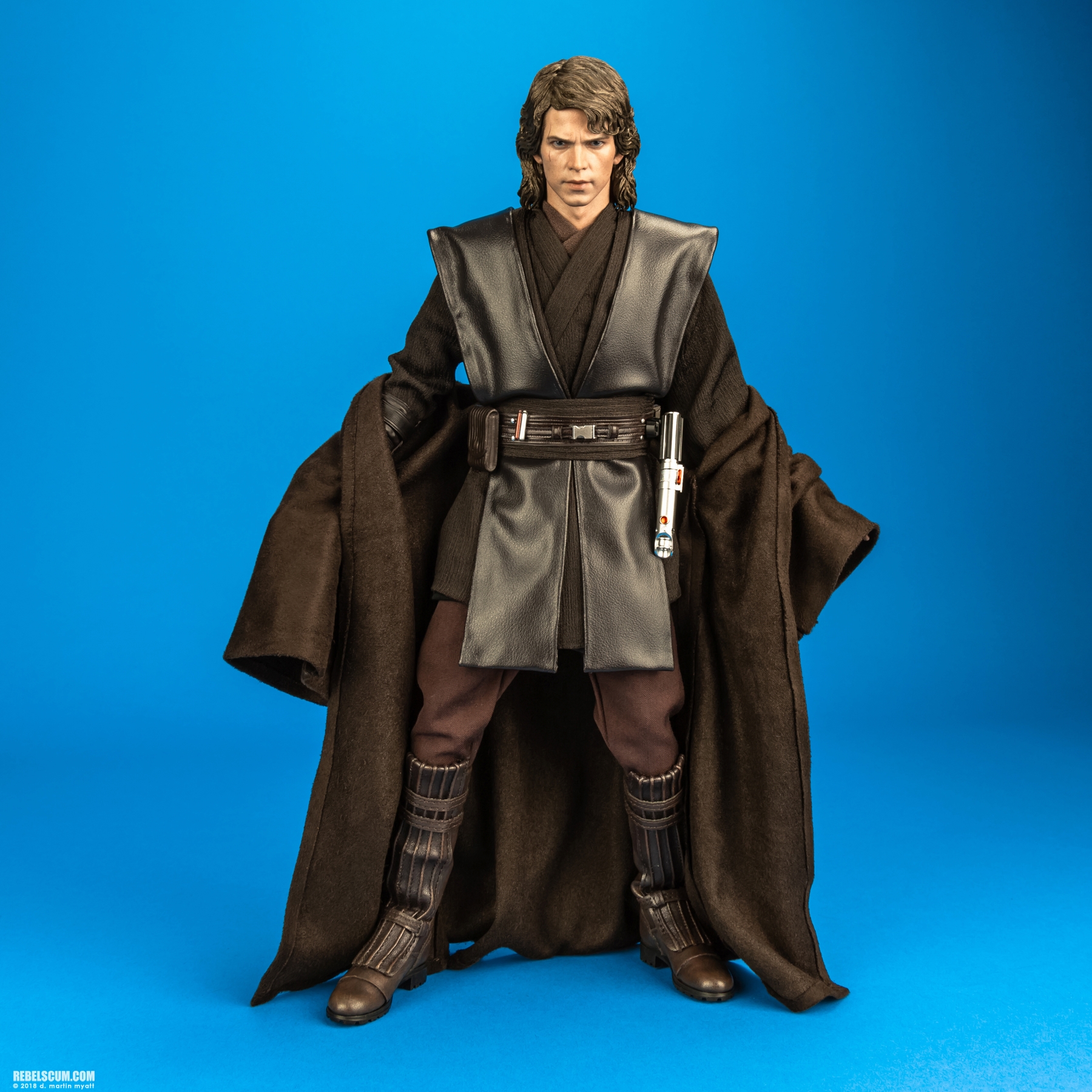 Anakin-Skywalker-MMS437-Revenge-Of-The-Sith-Hot-Toys-028.jpg