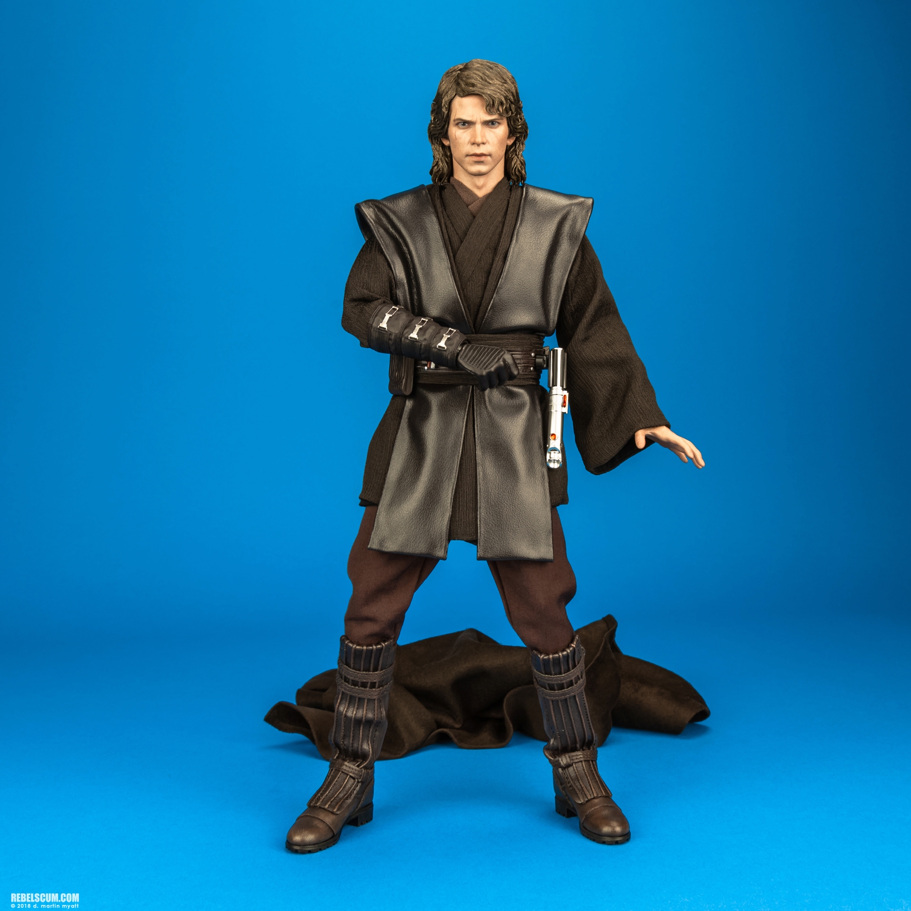 Anakin-Skywalker-MMS437-Revenge-Of-The-Sith-Hot-Toys-029.jpg