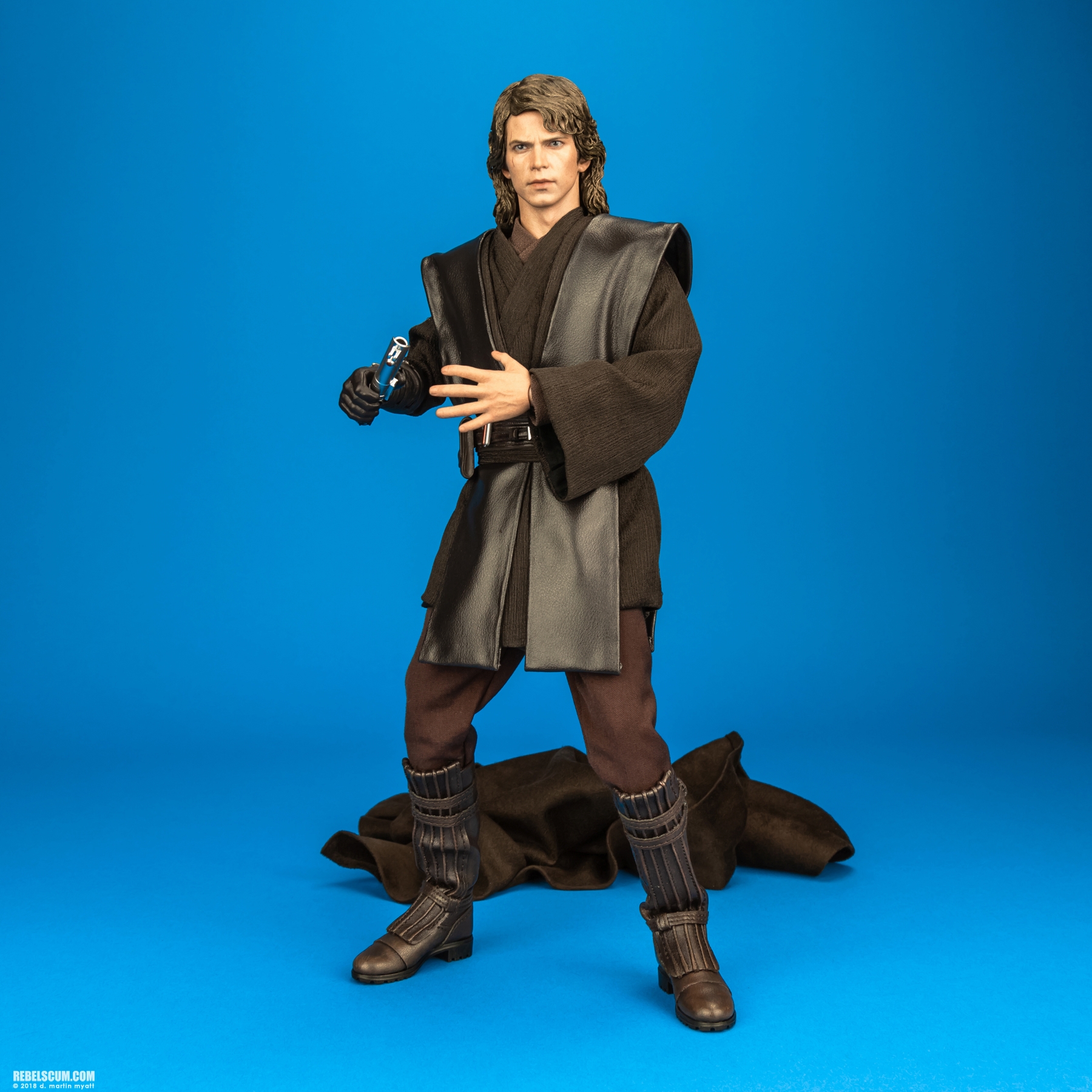 Anakin-Skywalker-MMS437-Revenge-Of-The-Sith-Hot-Toys-030.jpg