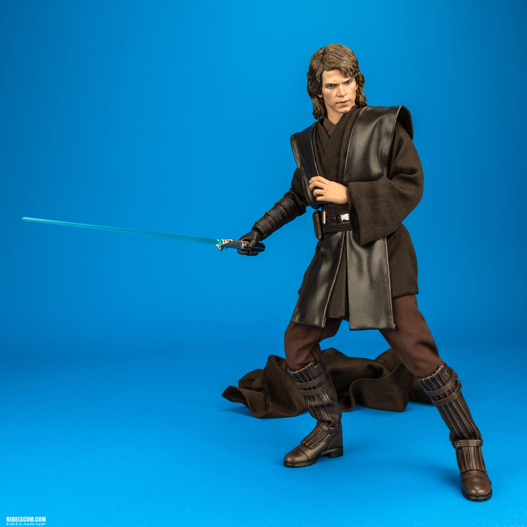 Anakin-Skywalker-MMS437-Revenge-Of-The-Sith-Hot-Toys-032.jpg