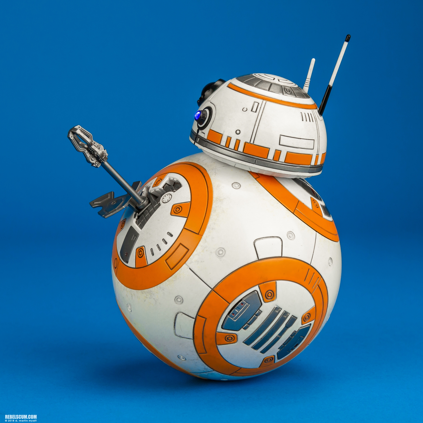 BB-8-BB-9E-MMS442-Star-Wars-The-Last-Jedi-Hot-Toys-015.jpg