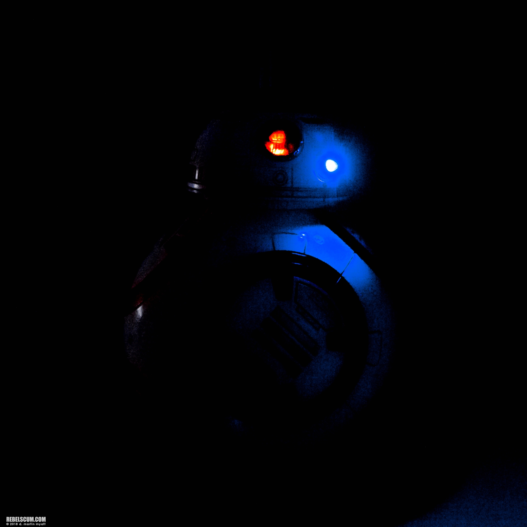 BB-8-BB-9E-MMS442-Star-Wars-The-Last-Jedi-Hot-Toys-020.jpg