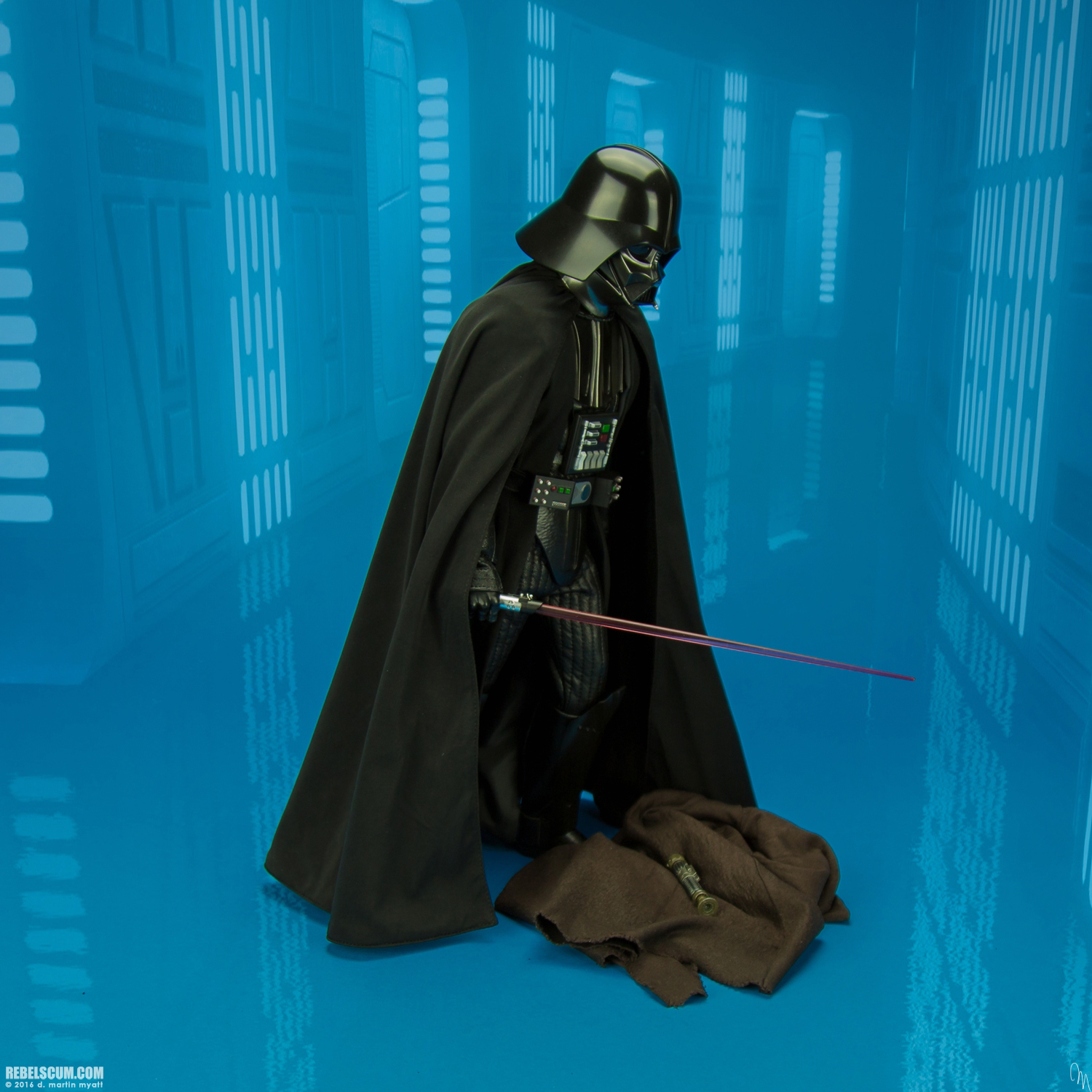 Darth-Vader-MMS279-Hot-Toys-Star-Wars-A-New-Hope-029.jpg