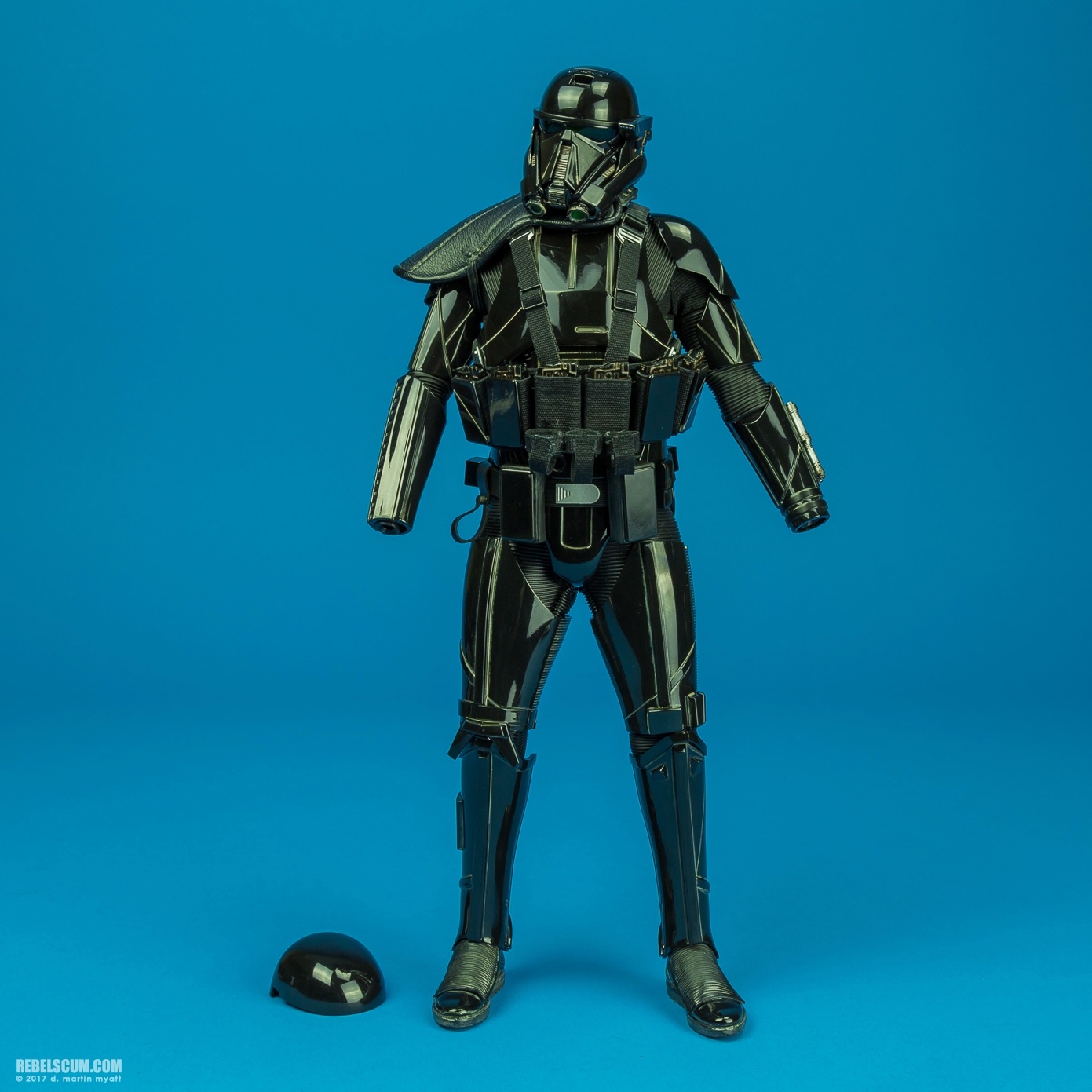 Death-Trooper-Specialist-Deluxe-MMS399-Hot-Toys-005.jpg