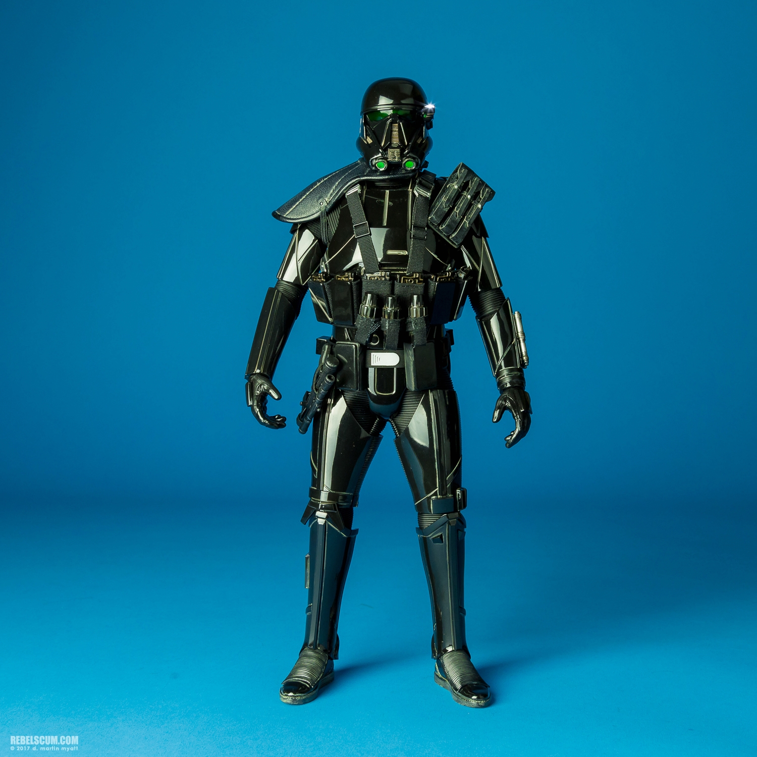 Death-Trooper-Specialist-Deluxe-MMS399-Hot-Toys-012.jpg
