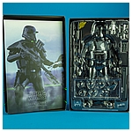 Death-Trooper-Specialist-Deluxe-MMS399-Hot-Toys-025.jpg