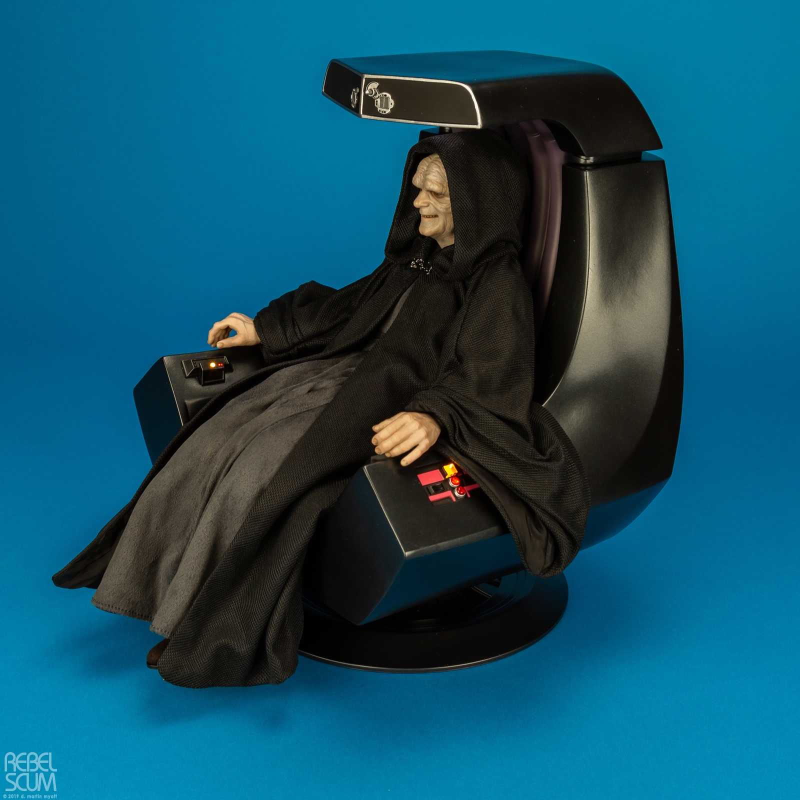 Emperor-Palpatine-Deluxe-Version-MMS468-Hot-Toys-007.jpg