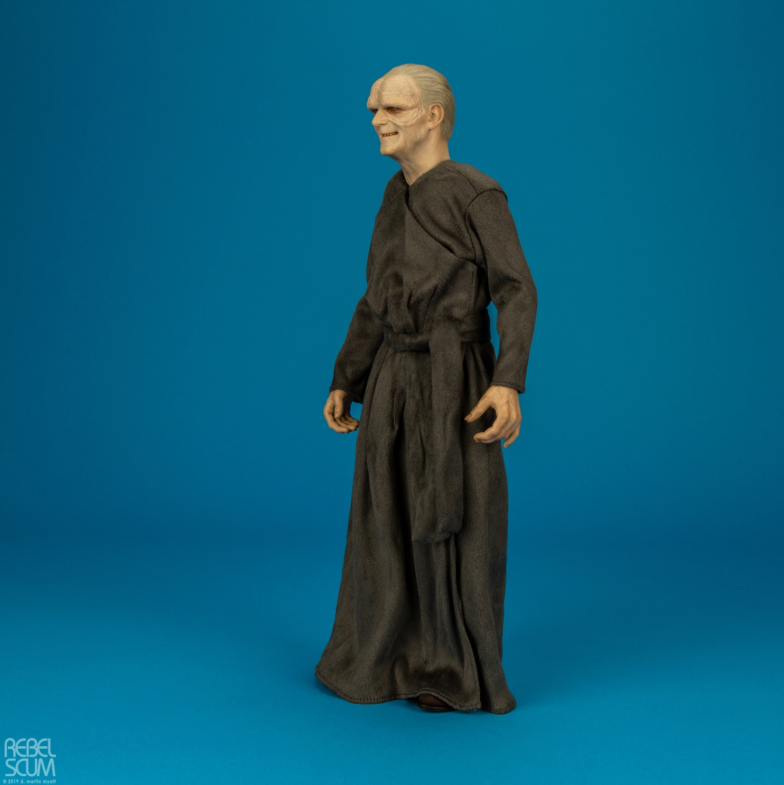 Emperor-Palpatine-Deluxe-Version-MMS468-Hot-Toys-015.jpg