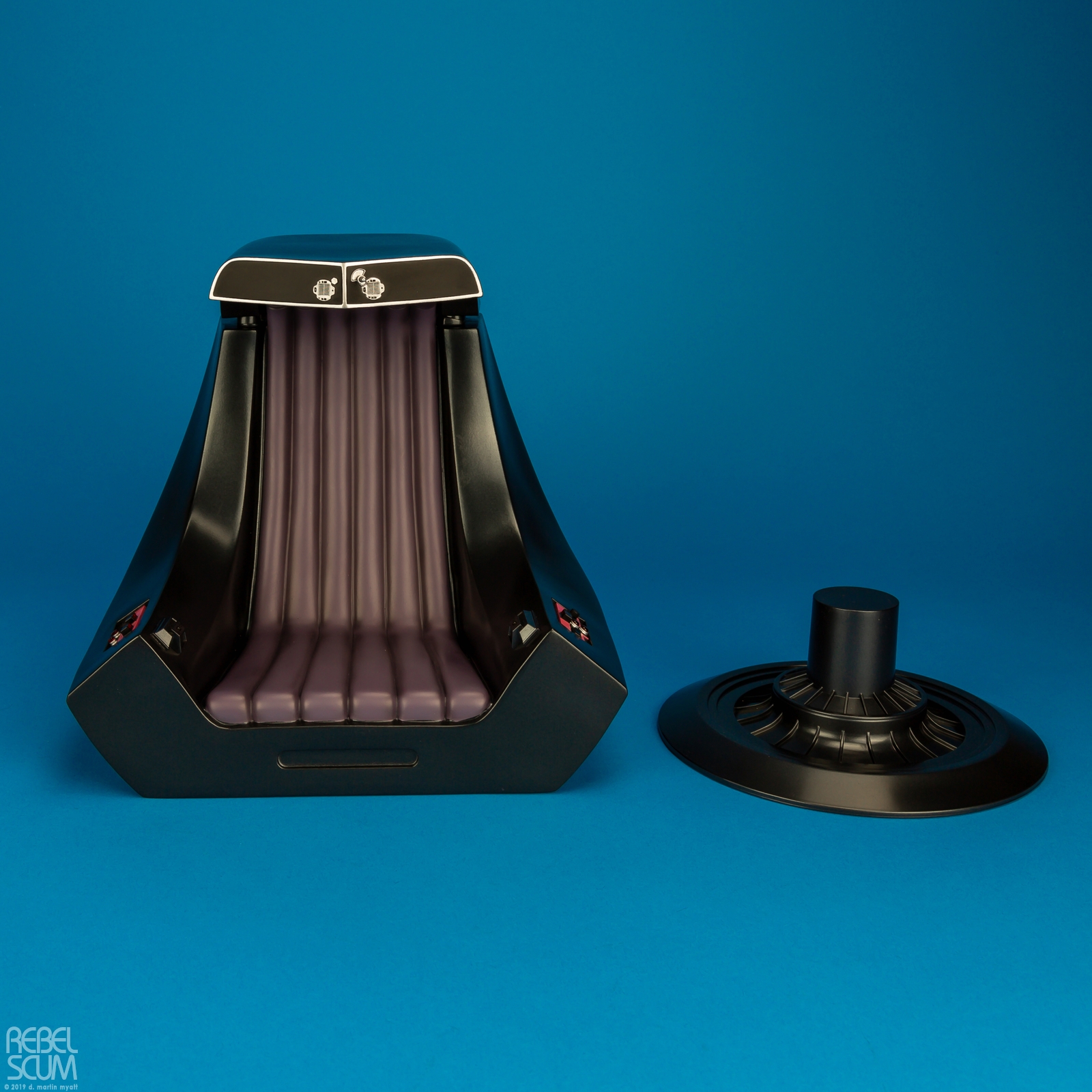 Emperor-Palpatine-Deluxe-Version-MMS468-Hot-Toys-025.jpg