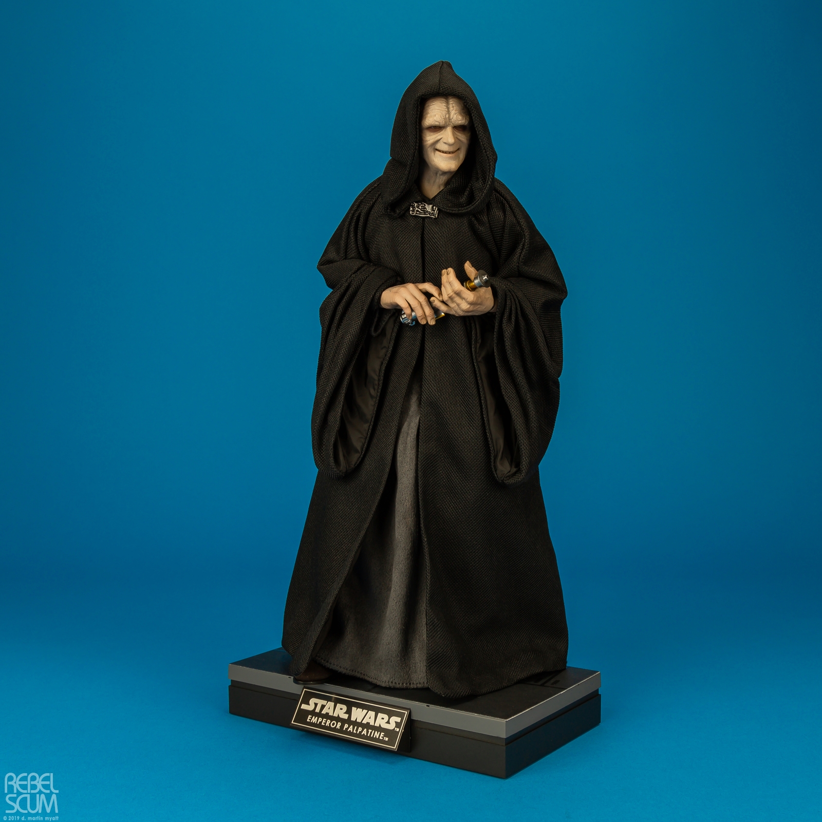 Emperor-Palpatine-Deluxe-Version-MMS468-Hot-Toys-029.jpg