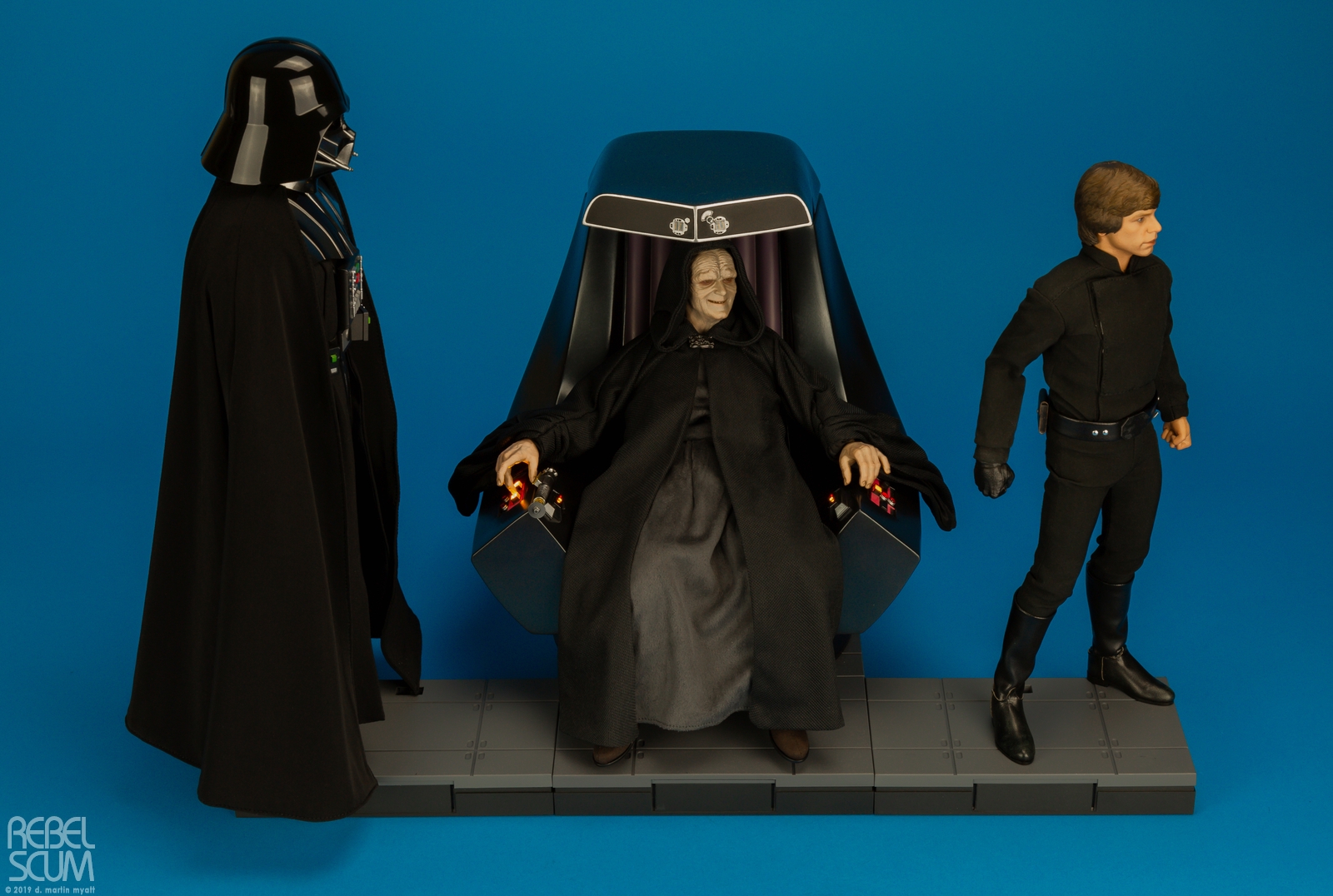 Emperor-Palpatine-Deluxe-Version-MMS468-Hot-Toys-030.jpg