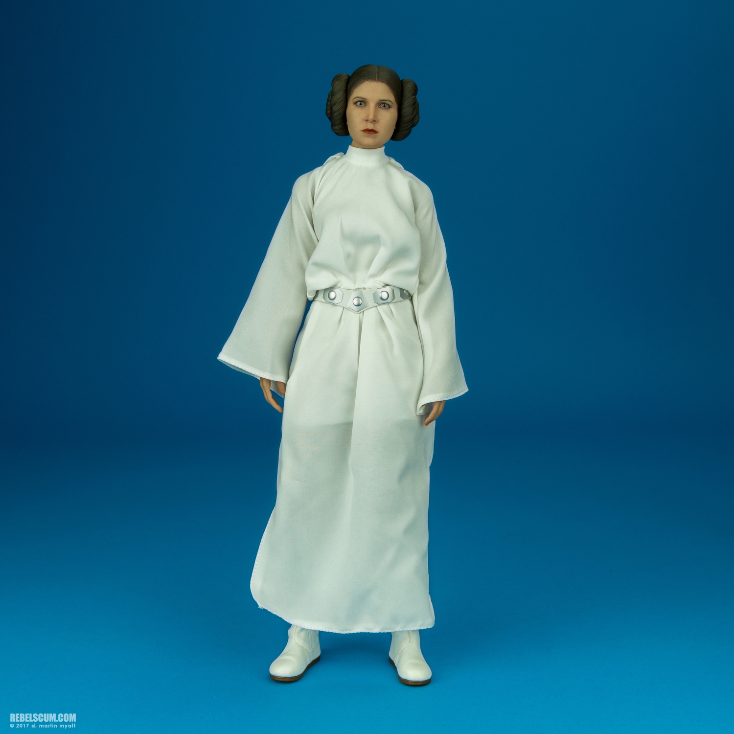 Hot-Toys-MMS298-Princess-Leia-Collectible-Figure-001.jpg