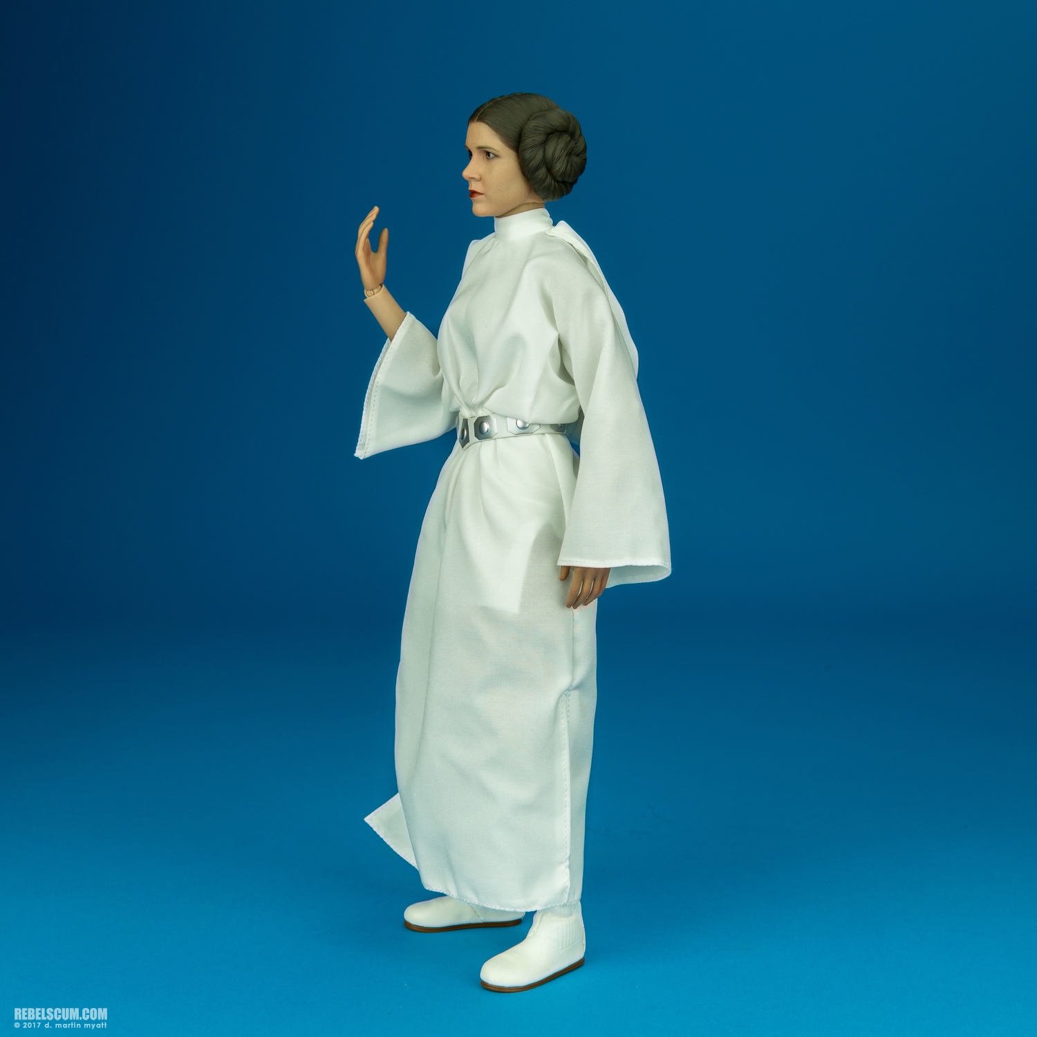 Hot-Toys-MMS298-Princess-Leia-Collectible-Figure-003.jpg