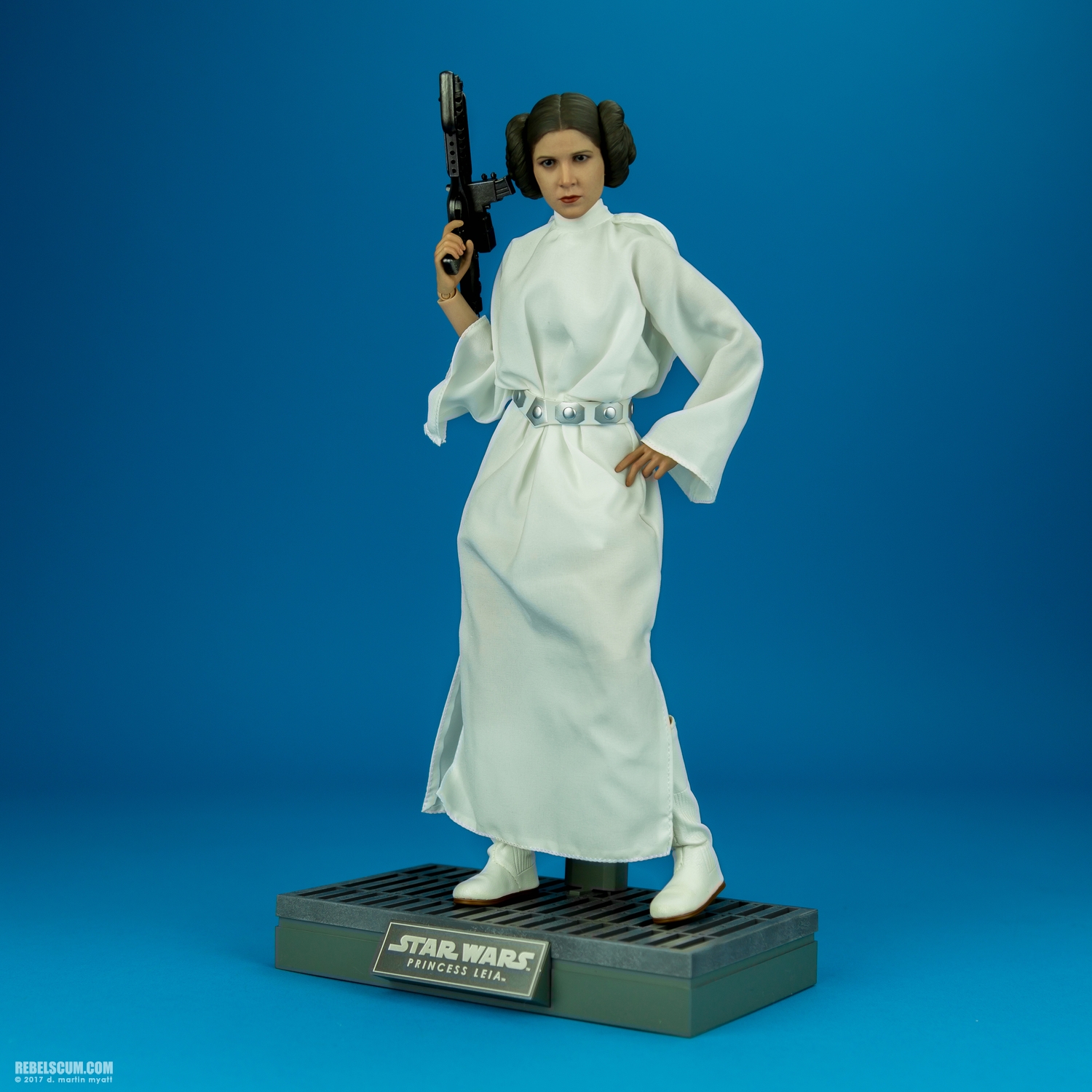 Hot-Toys-MMS298-Princess-Leia-Collectible-Figure-011.jpg