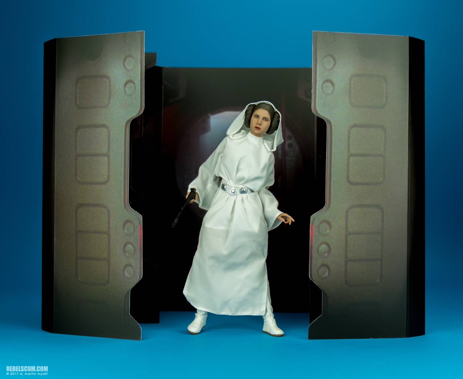 Hot-Toys-MMS298-Princess-Leia-Collectible-Figure-013.jpg