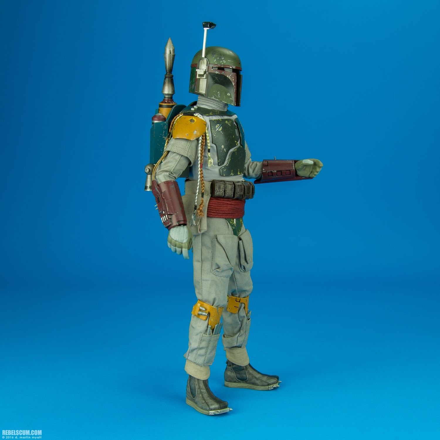 Hot-Toys-MMS313-Boba-Fett-Deluxe-Collectible-Figure-002.jpg