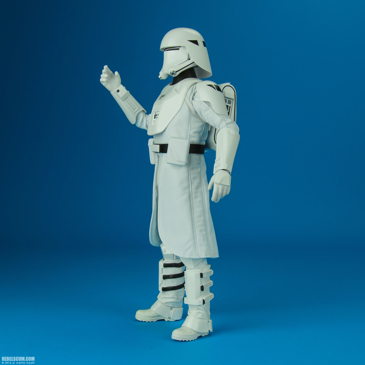 Hot-Toys-MMS323-First-Order-Snowtroopers-Set-003.jpg