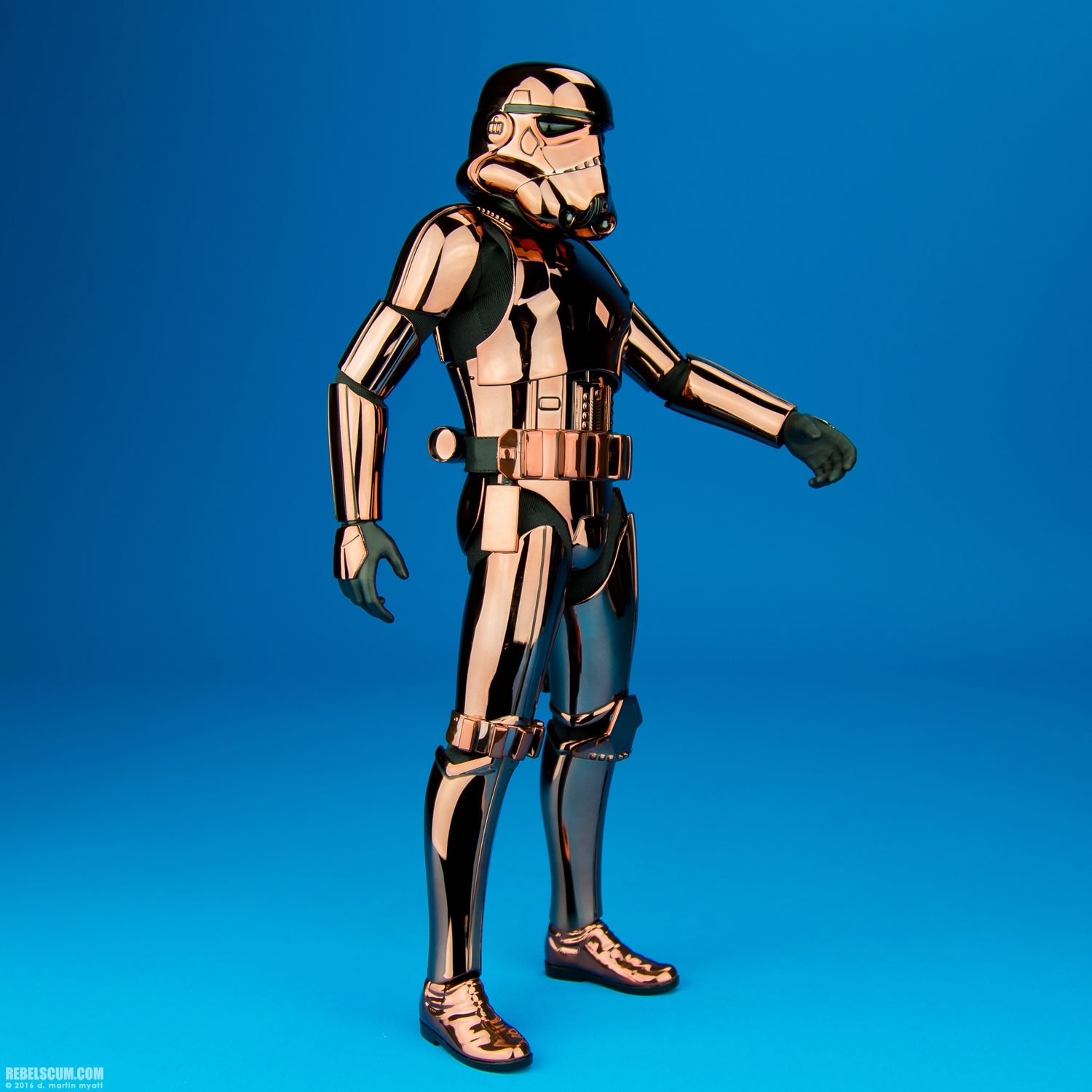 Hot-Toys-MMS330-Copper-Chrome-Stromtrooper-Collectible-Figure-002.jpg