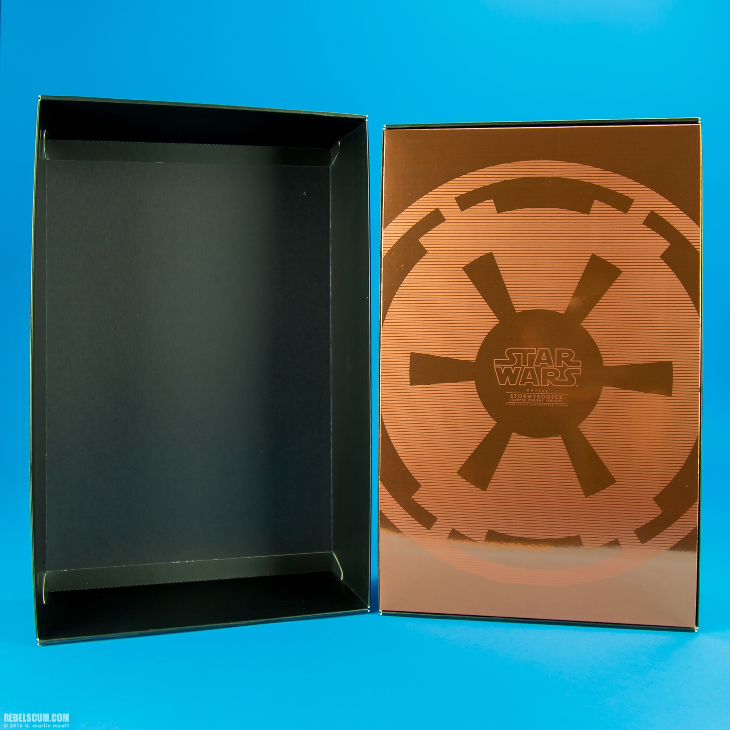 Hot-Toys-MMS330-Copper-Chrome-Stromtrooper-Collectible-Figure-014.jpg