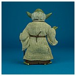 Hot-Toys-MMS369-Yoda-Movie-Masterpiece-Series-008.jpg