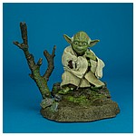 Hot-Toys-MMS369-Yoda-Movie-Masterpiece-Series-016.jpg